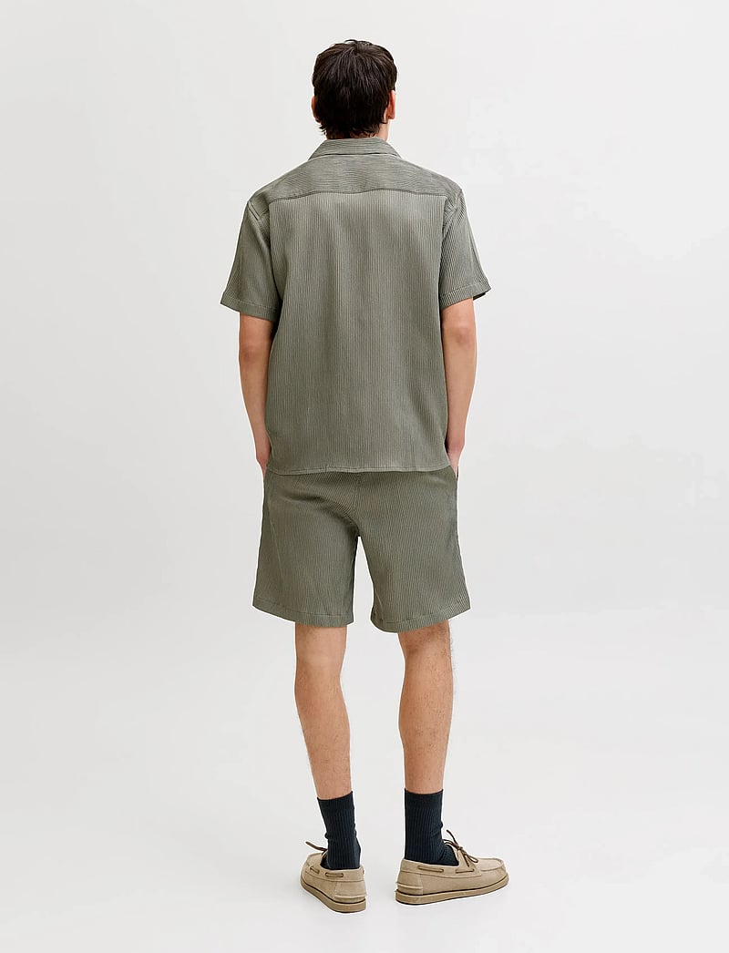 Jack & Jones - JJEHARRISON RESORT SHIRT SS SN SET MP - casual shorts - dusty olive - 3