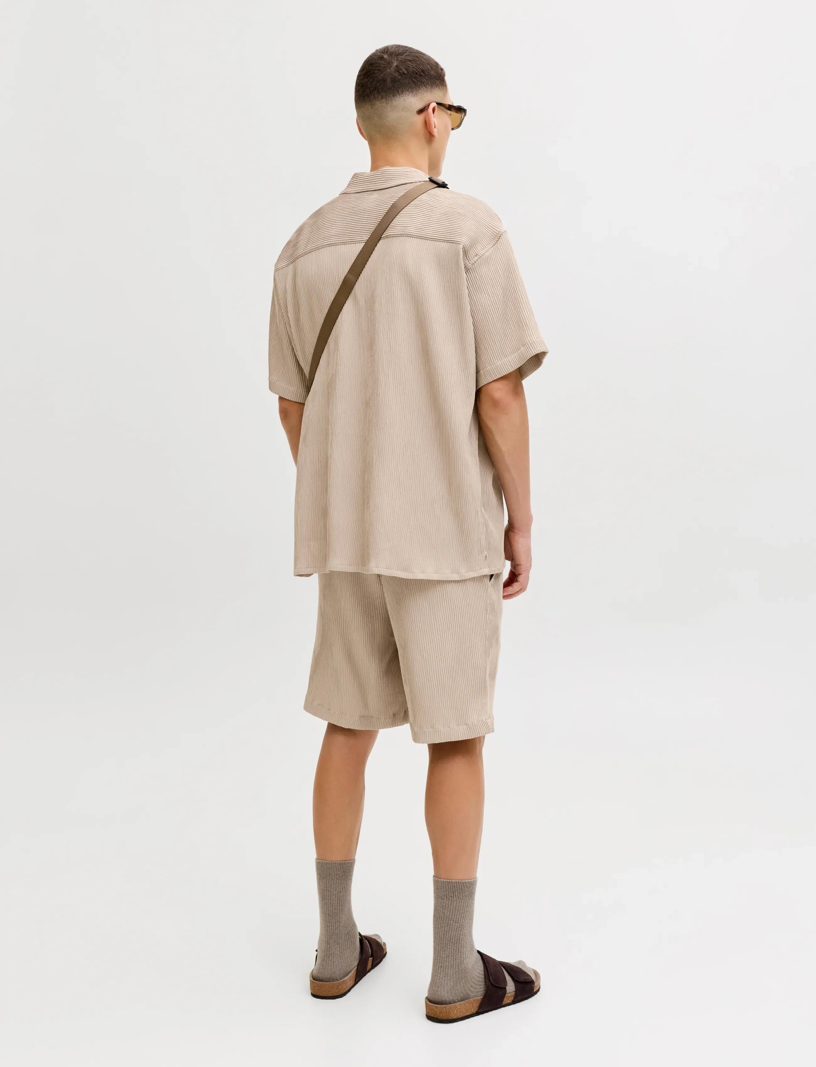 Jack & Jones - JJEHARRISON RESORT SHIRT SS SN SET MP - casual shorts - string - 4