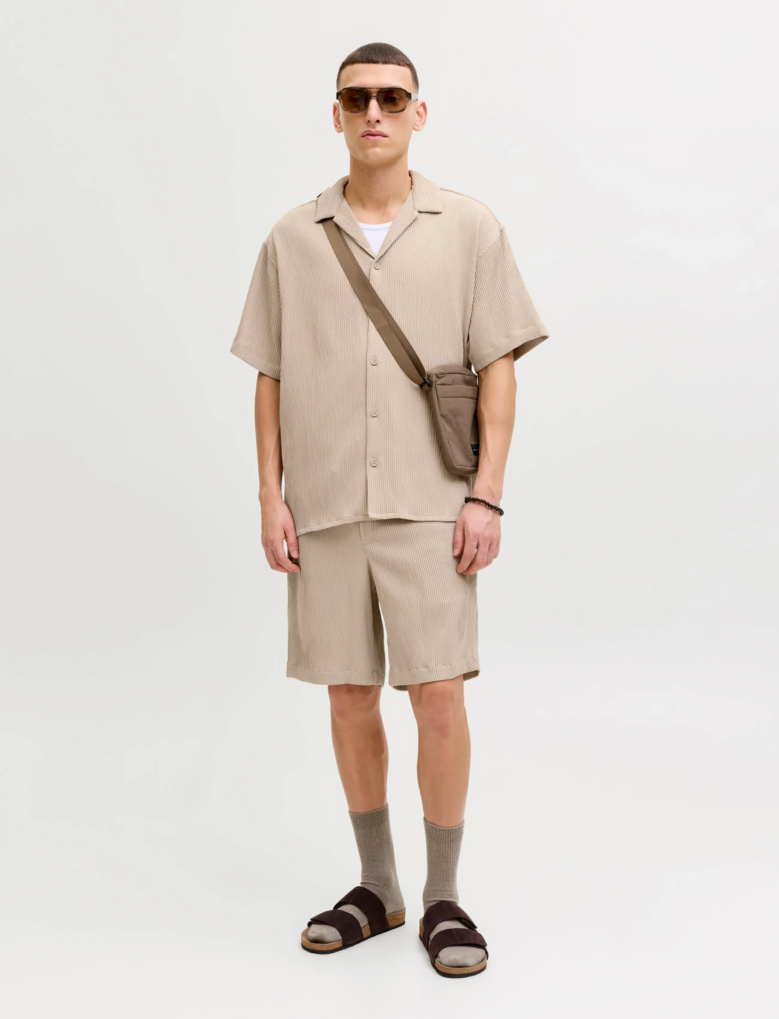 Jack & Jones - JJEHARRISON RESORT SHIRT SS SN SET MP - casual shorts - string - 5