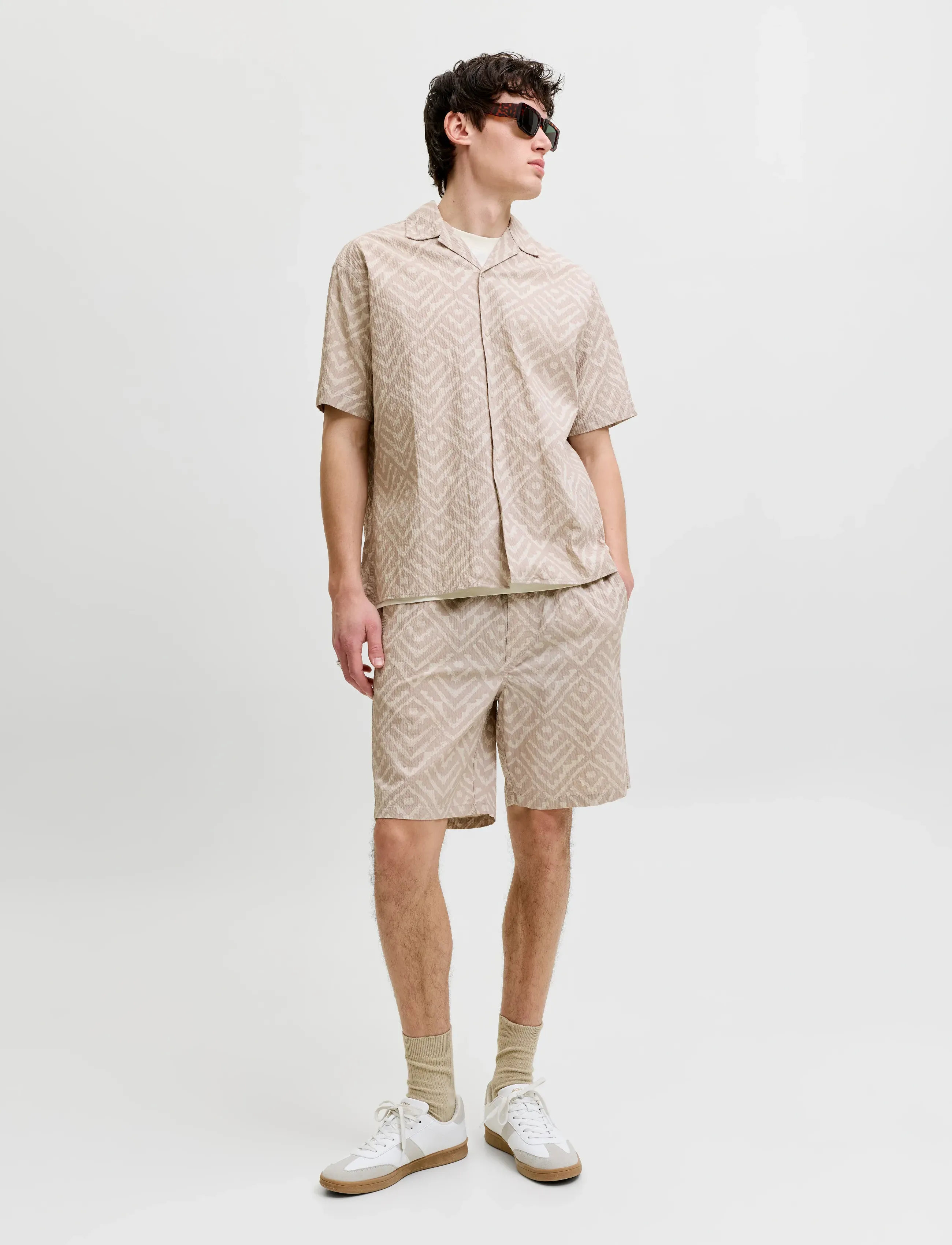 Jack & Jones Jjmilo Seersucker Resort Shirt Ss Set Mp, L, Beige, Shirts > Striped Shirts, Herre