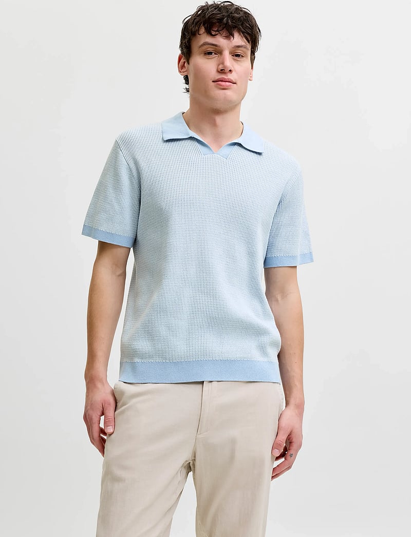 Jack & Jones - JPRBLAHUDSON KNIT SPLIT NECK SS SN - gestrickte polohemden - chambray blue - 0