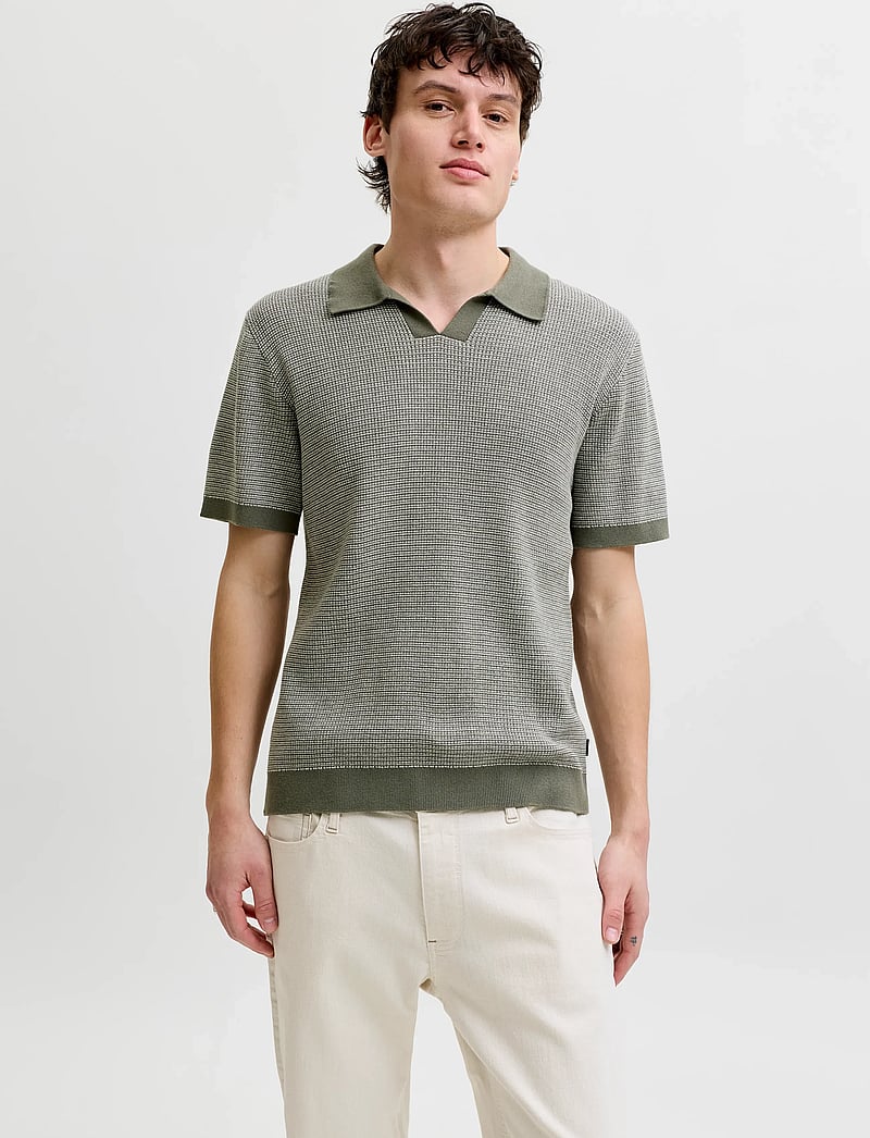 Jack & Jones - JPRBLAHUDSON KNIT SPLIT NECK SS SN - gestrickte polohemden - smokey olive - 0