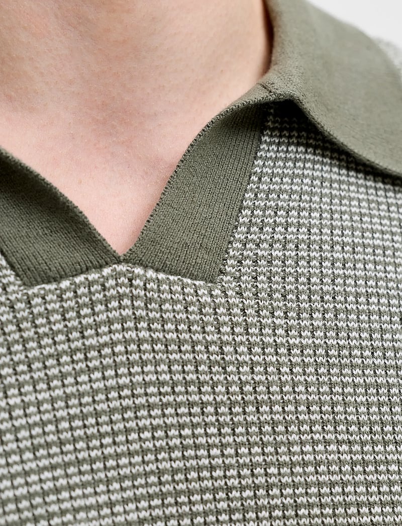 Jack & Jones - JPRBLAHUDSON KNIT SPLIT NECK SS SN - gestrickte polohemden - smokey olive - 4