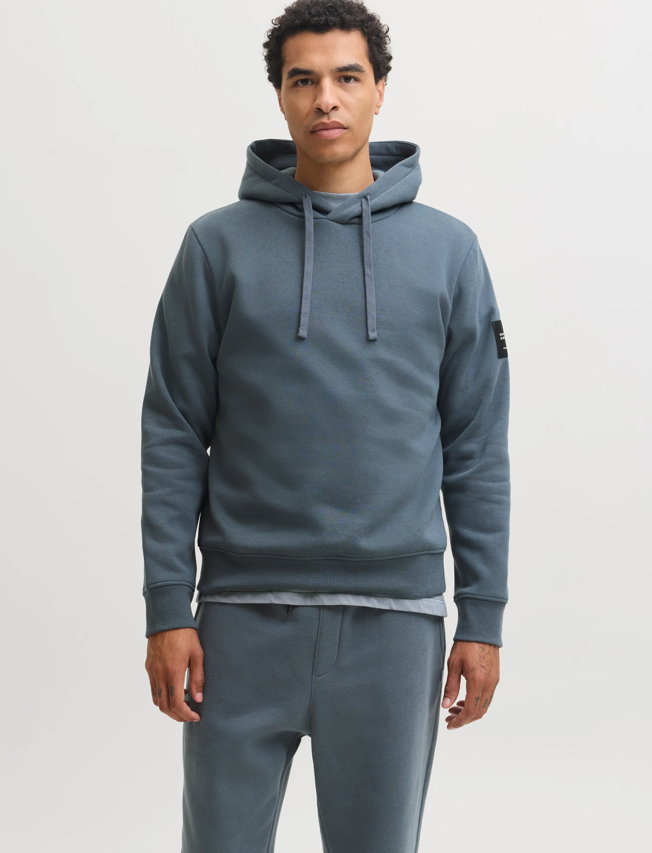 Jack & Jones JJCLEVELAND SWEAT HOOD SN - Kapuzenpullover - TURBULENCE / grey