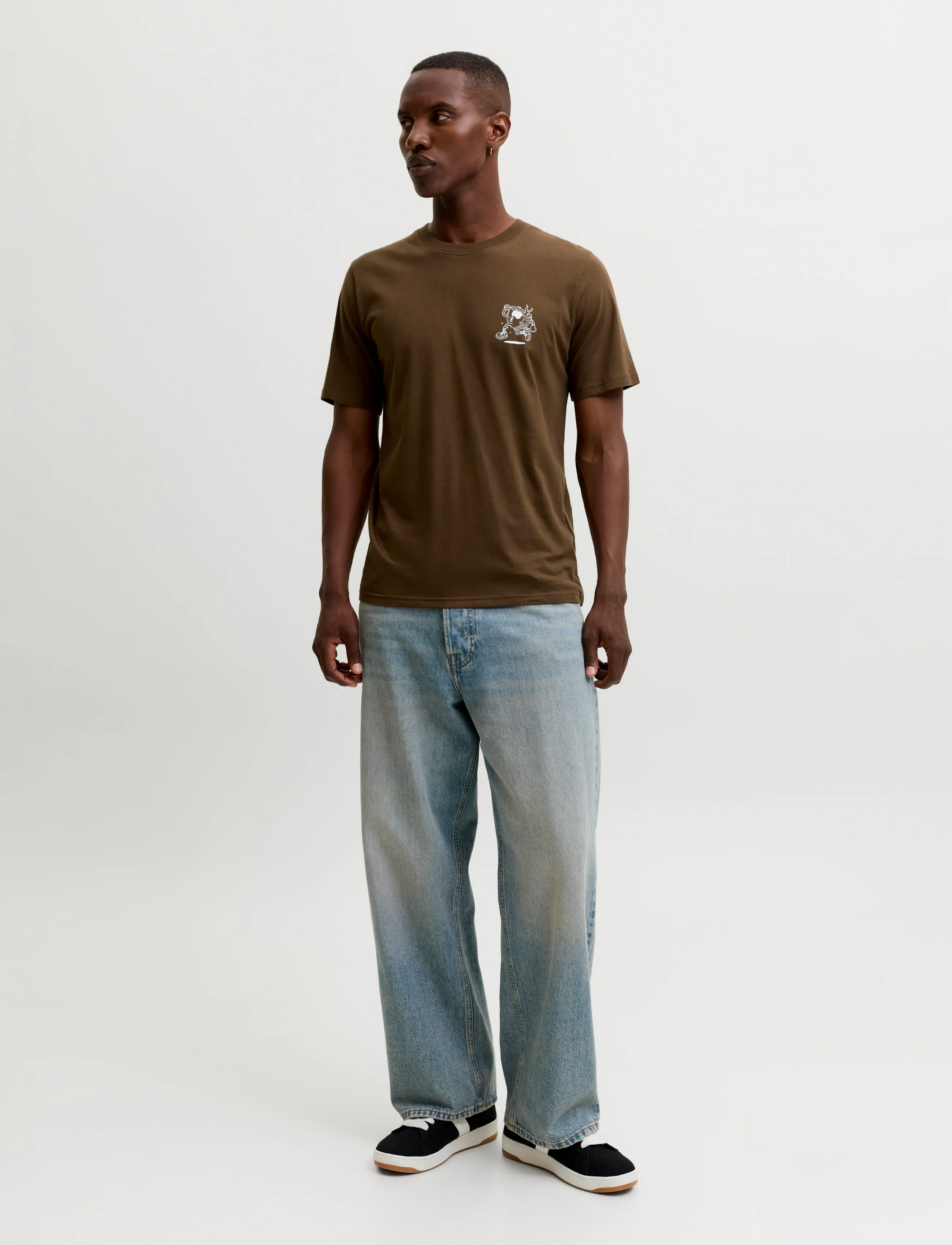 Jack & Jones - JJBREWY TEE SS CREW NECK - kurzärmelige t-shirts - cocoa - 4