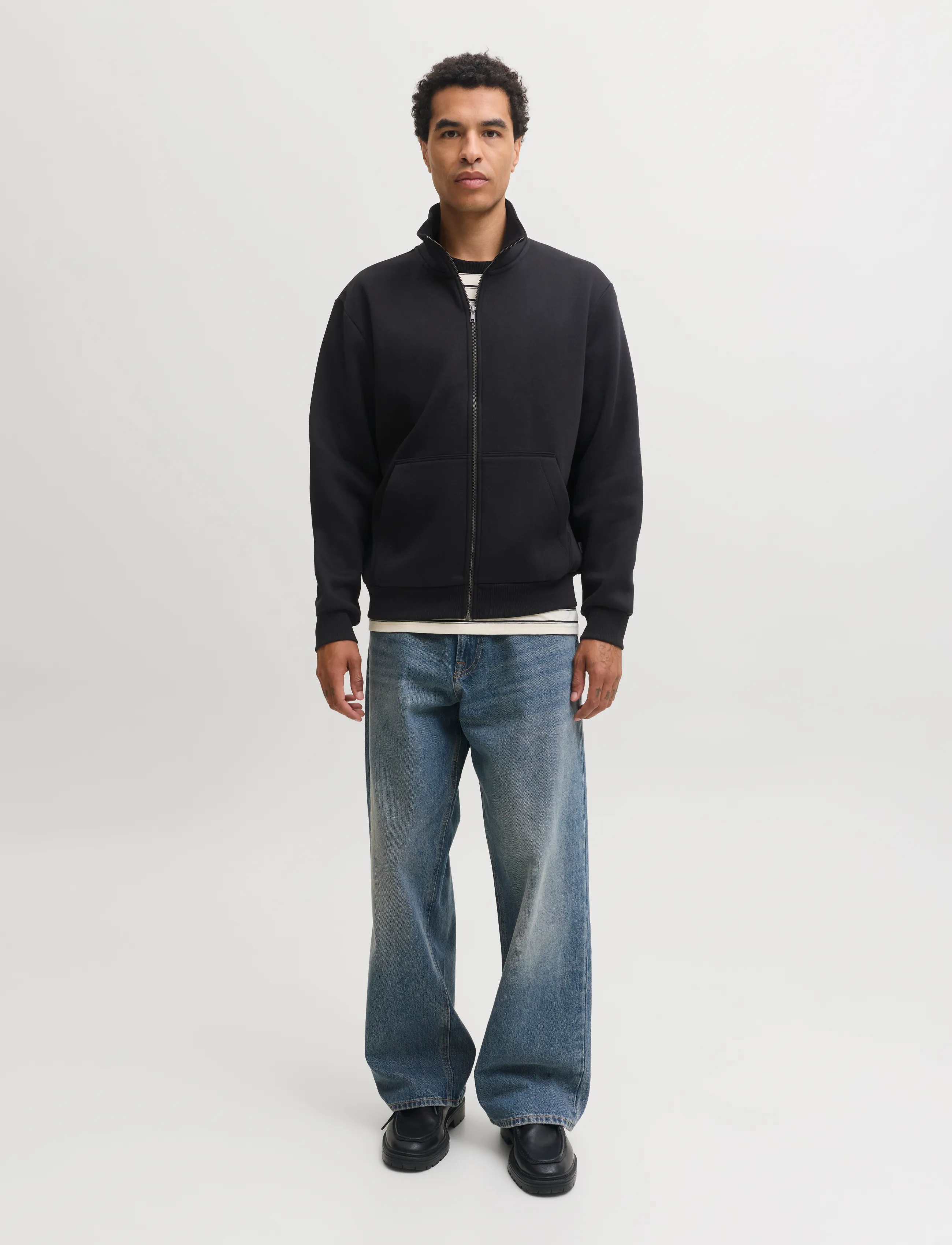 Jack & Jones - JJEBRADLEY SWEAT ZIP HN NOOS - teddy-pusad - black - 4