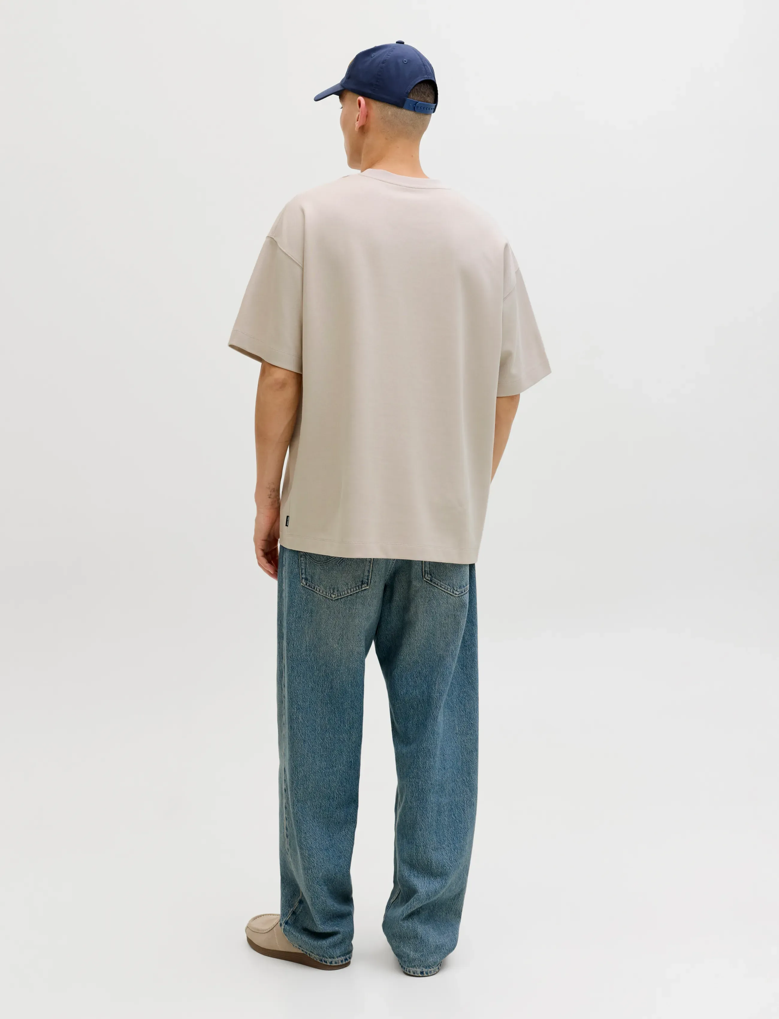 Jack & Jones - JJEBARRON TEE SS O-NECK NOOS - short-sleeved t-shirts - moonbeam - 2