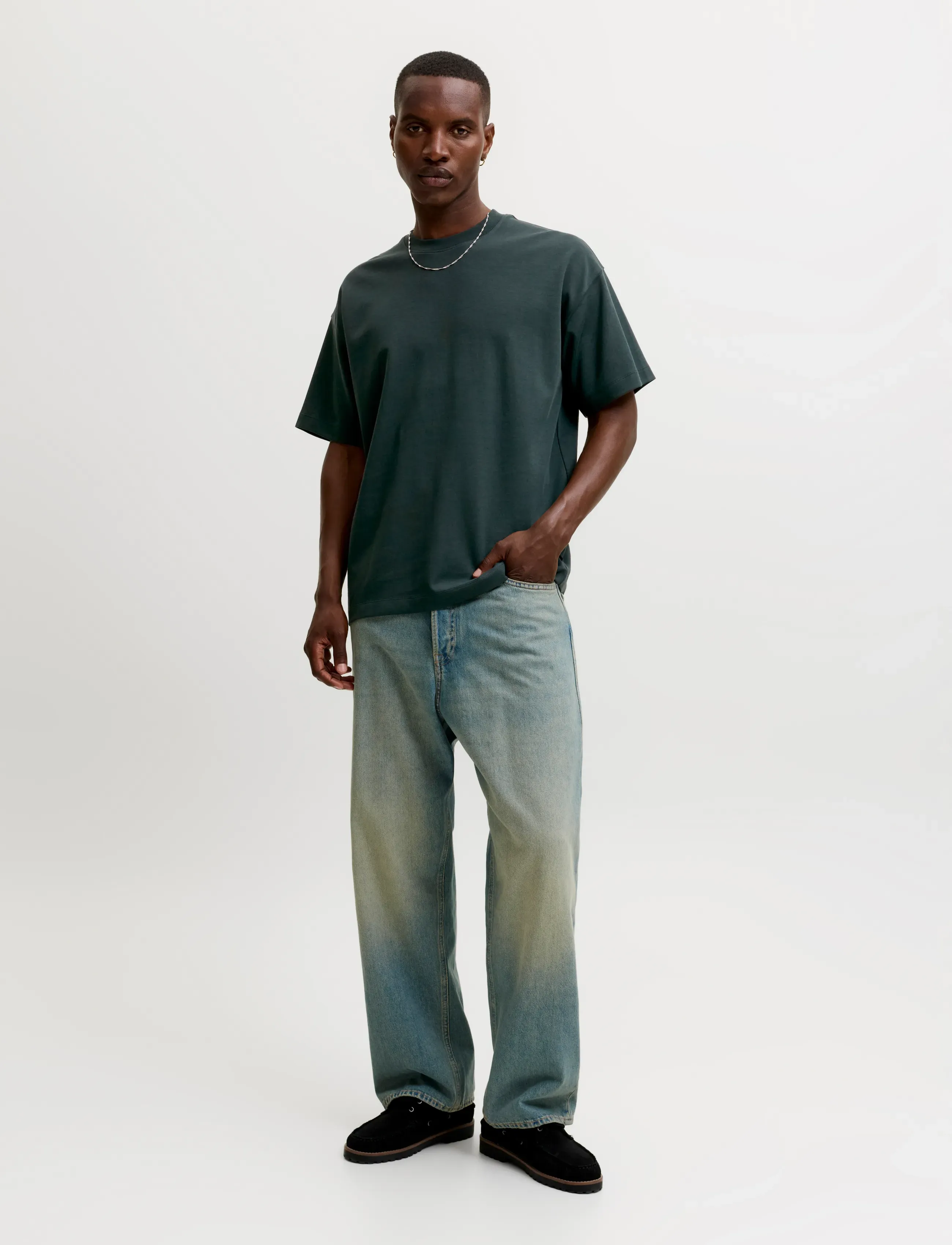 Jack & Jones - JJEBARRON TEE SS O-NECK NOOS - short-sleeved t-shirts - scarab - 4