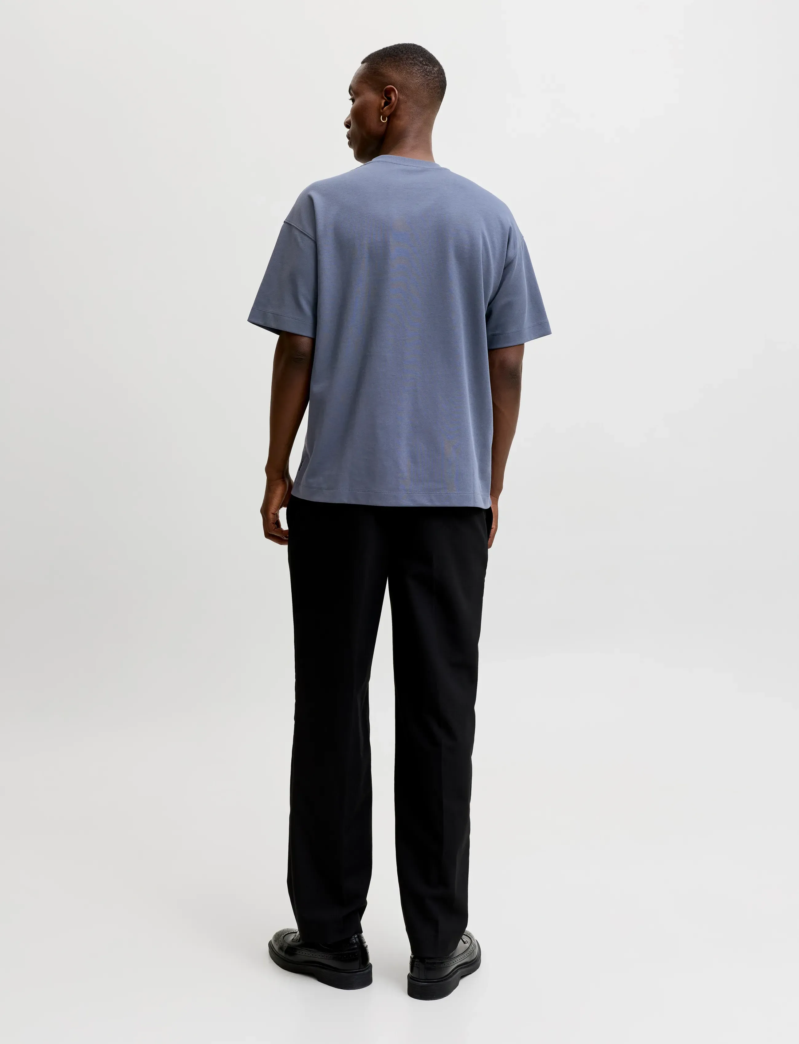 Jack & Jones - JJEBARRON TEE SS O-NECK NOOS - short-sleeved t-shirts - turbulence - 2