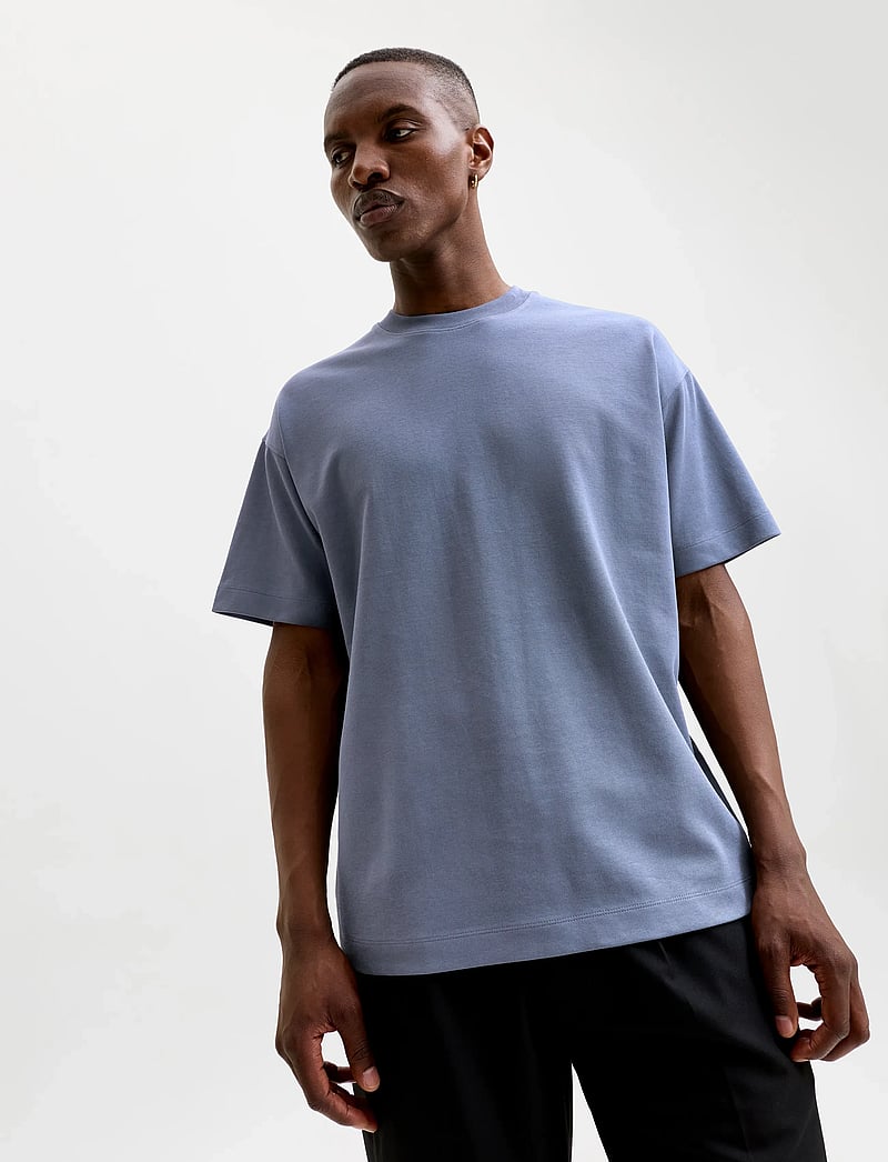 Jack & Jones - JJEBARRON TEE SS O-NECK NOOS - kortærmede t-shirts - turbulence - 5
