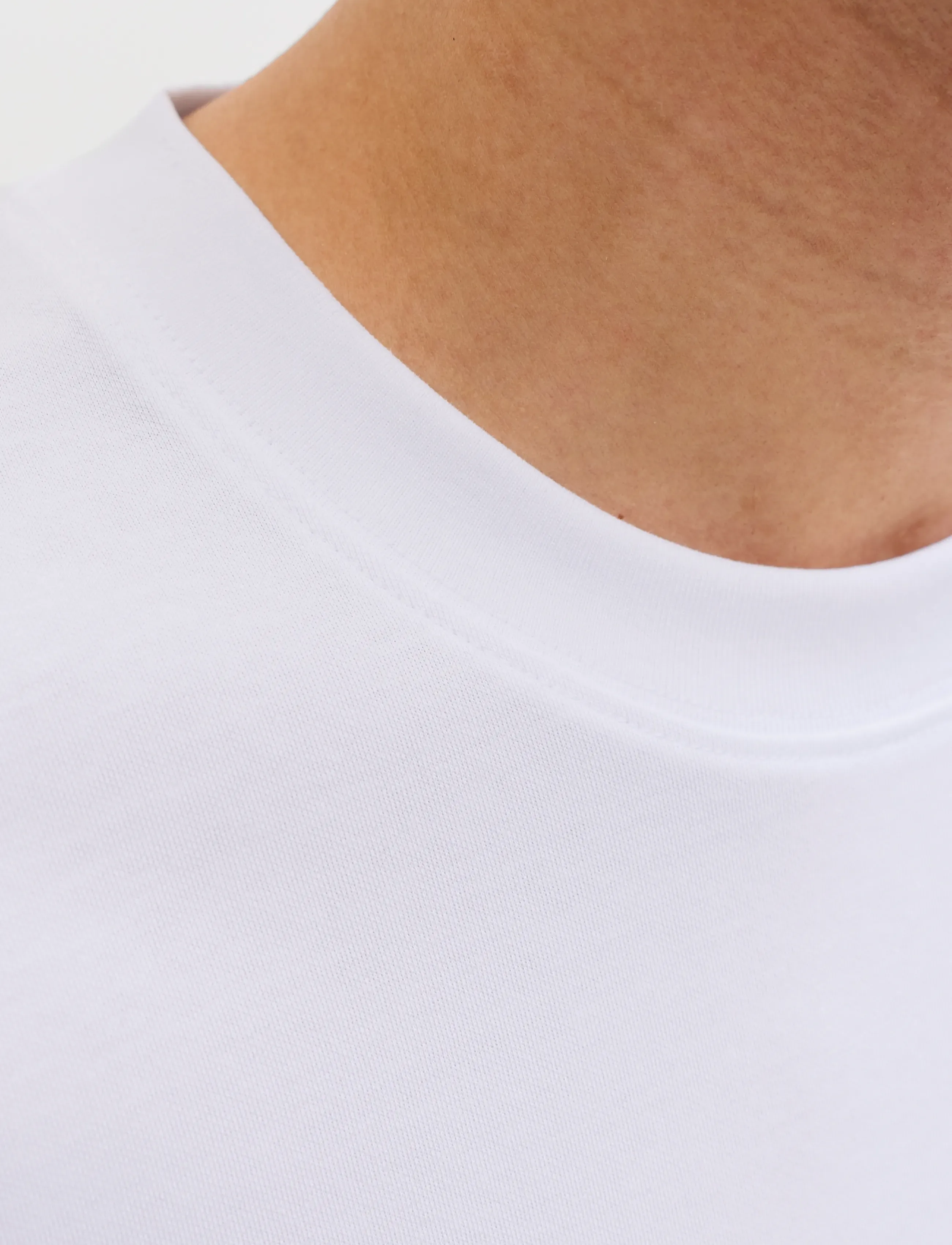Jack & Jones - JJEBARRON TEE SS O-NECK NOOS - kortärmade t-shirts - white - 4