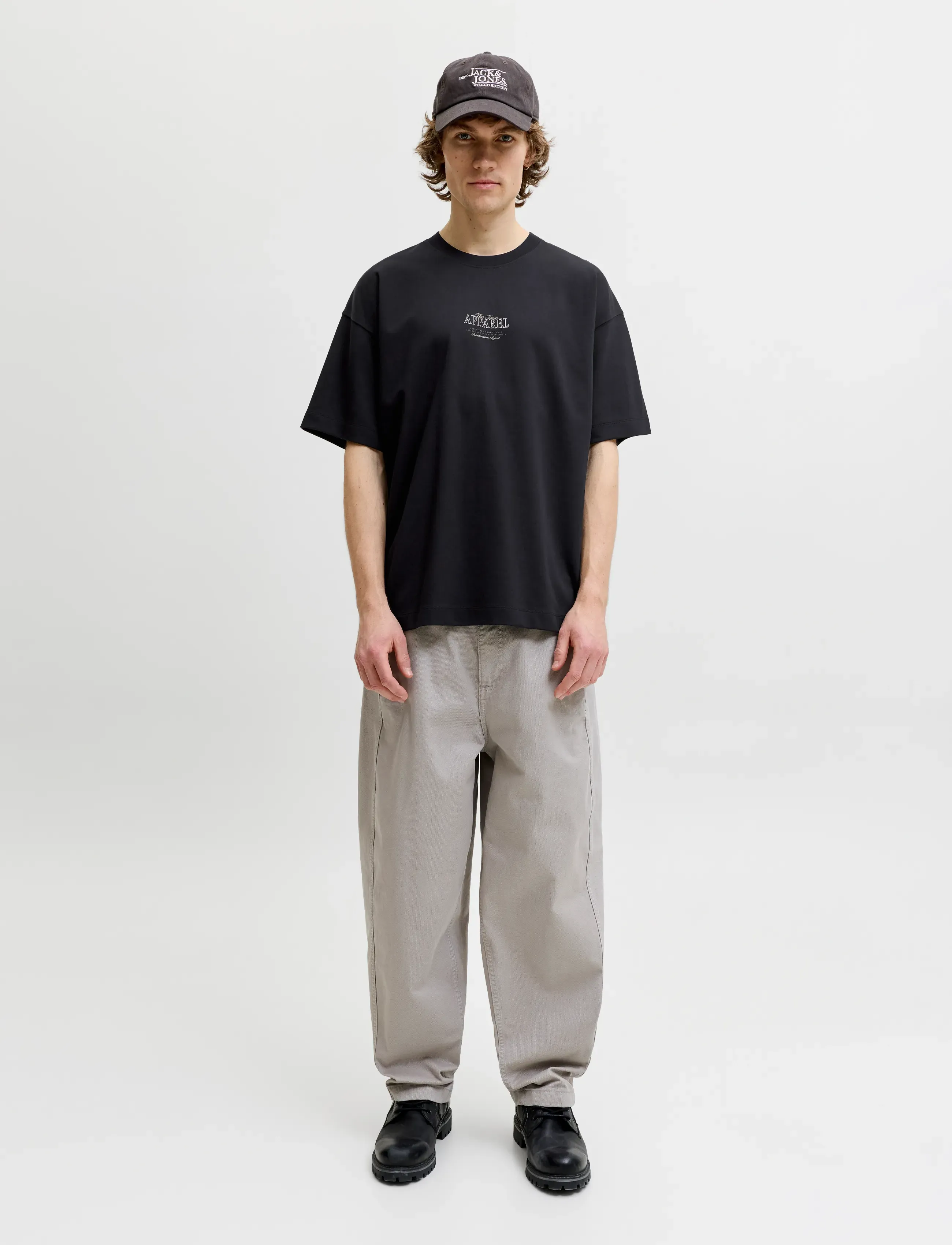 Jack & Jones - JJEBARRON STUDIO TEE SS O-NECK SN - black - 4