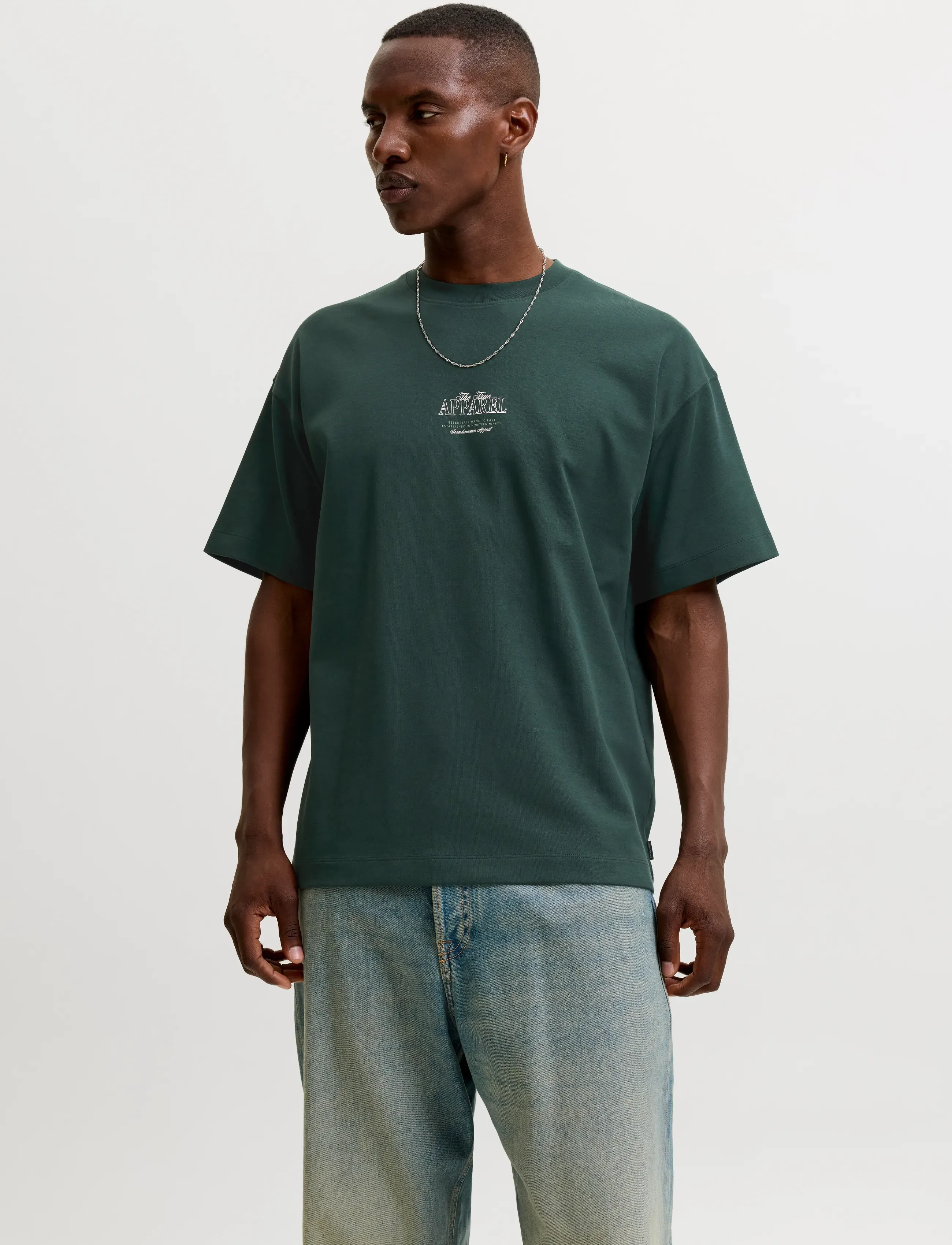 Jack & Jones JJEBARRON STUDIO TEE SS O-NECK SN - Lühikeste varrukatega T-särgid - SCARAB / green