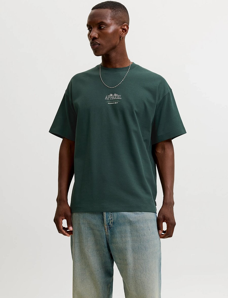 Jack & Jones - JJEBARRON STUDIO TEE SS O-NECK SN - lühikeste varrukatega t-särgid - scarab - 0