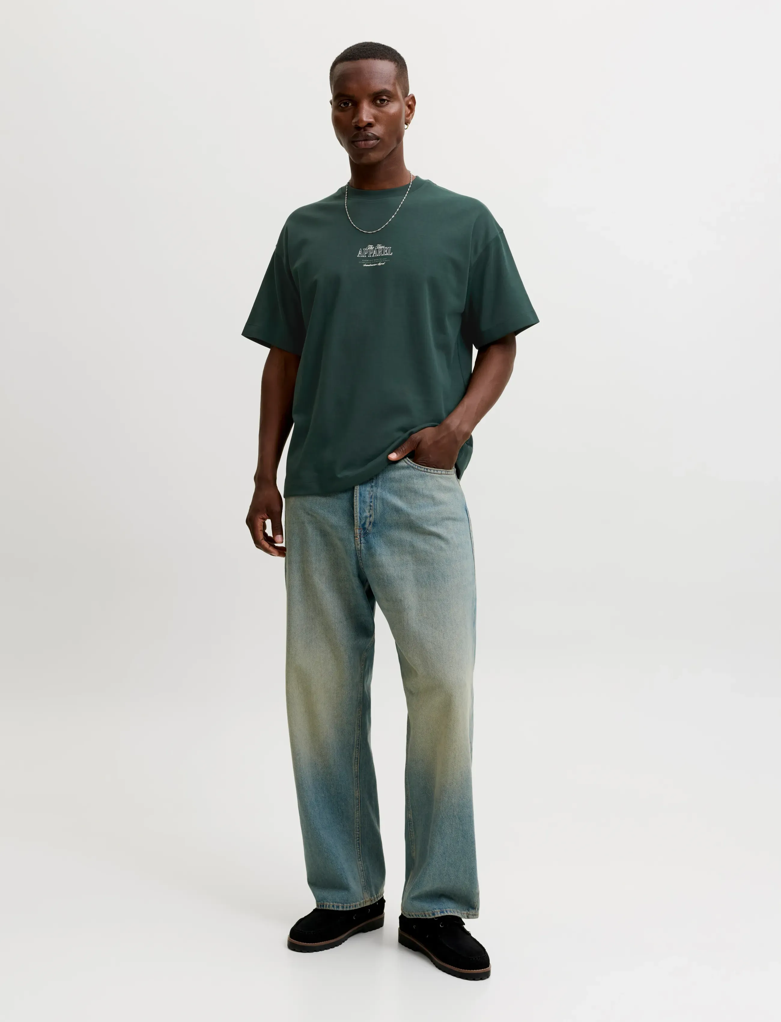 Jack & Jones - JJEBARRON STUDIO TEE SS O-NECK SN - lühikeste varrukatega t-särgid - scarab - 4
