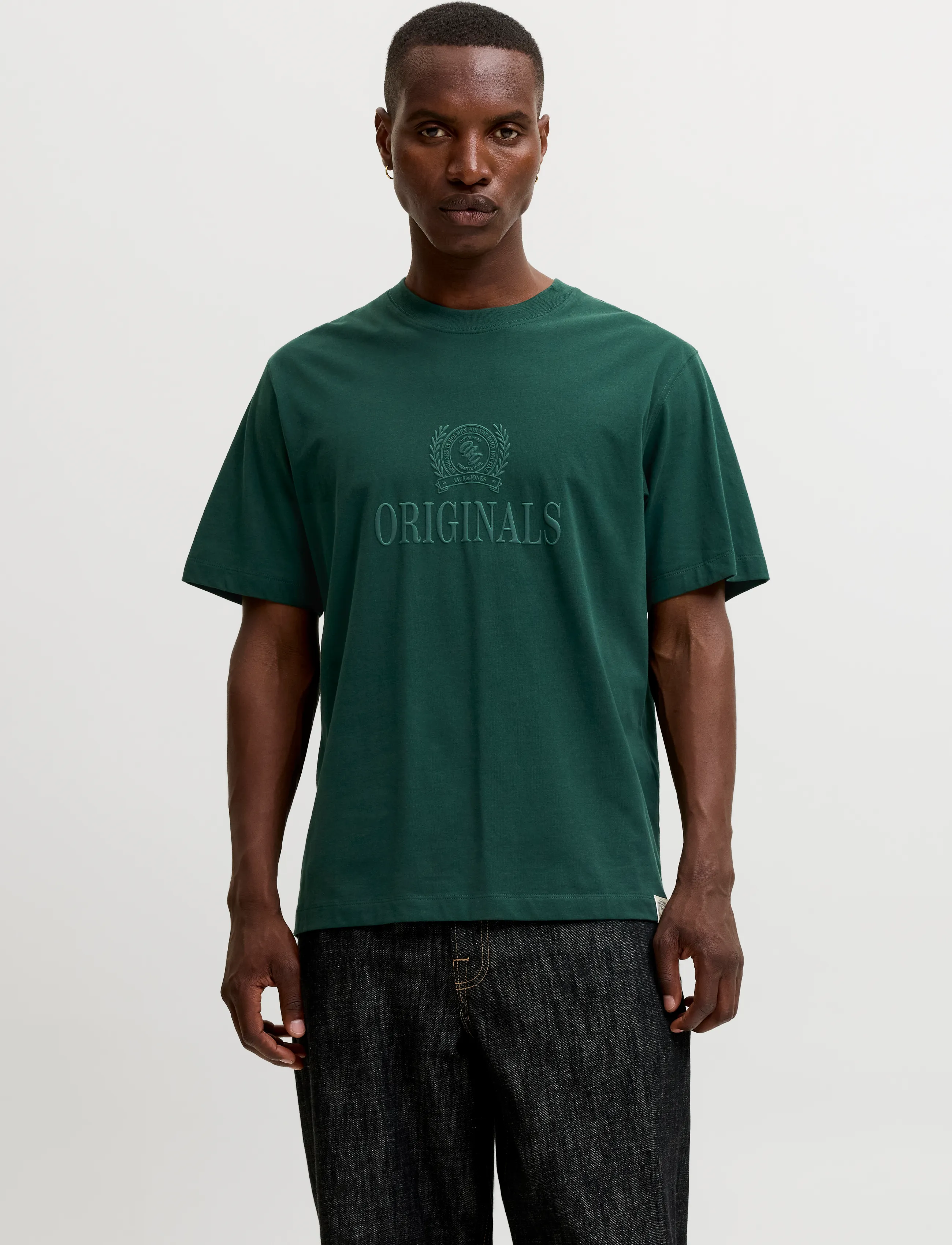 Jack & Jones JORFREDERIKSBERG MONOGRAM TEE SS CN SN - Vaatteet - PINE GROVE / green