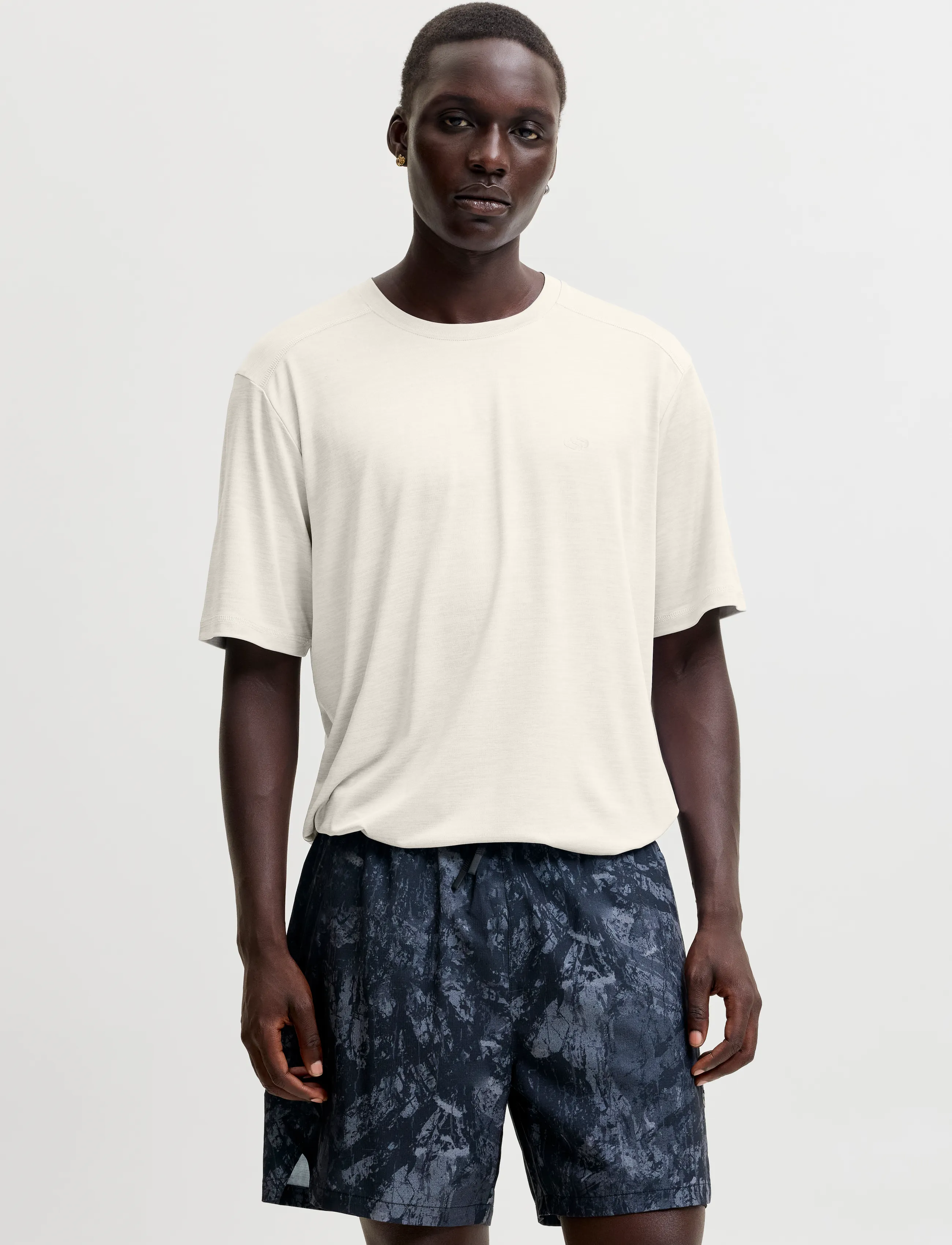 Jack & Jones JORFREDERIKSBERG BACK TEE SS CN LN - T-shirts - ANTIQUE WHITE / cream