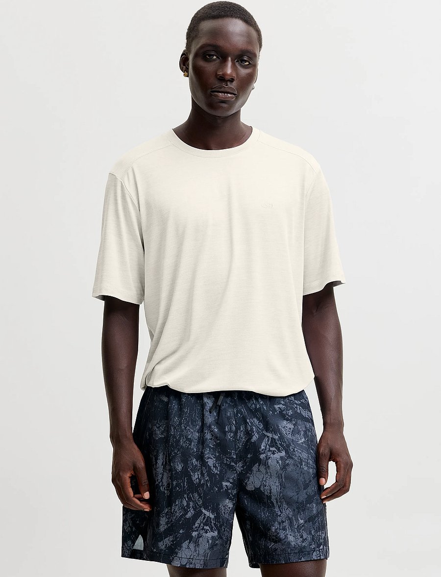 Jack & Jones - JORFREDERIKSBERG BACK TEE SS CN LN - kortärmade t-shirts - antique white - 0
