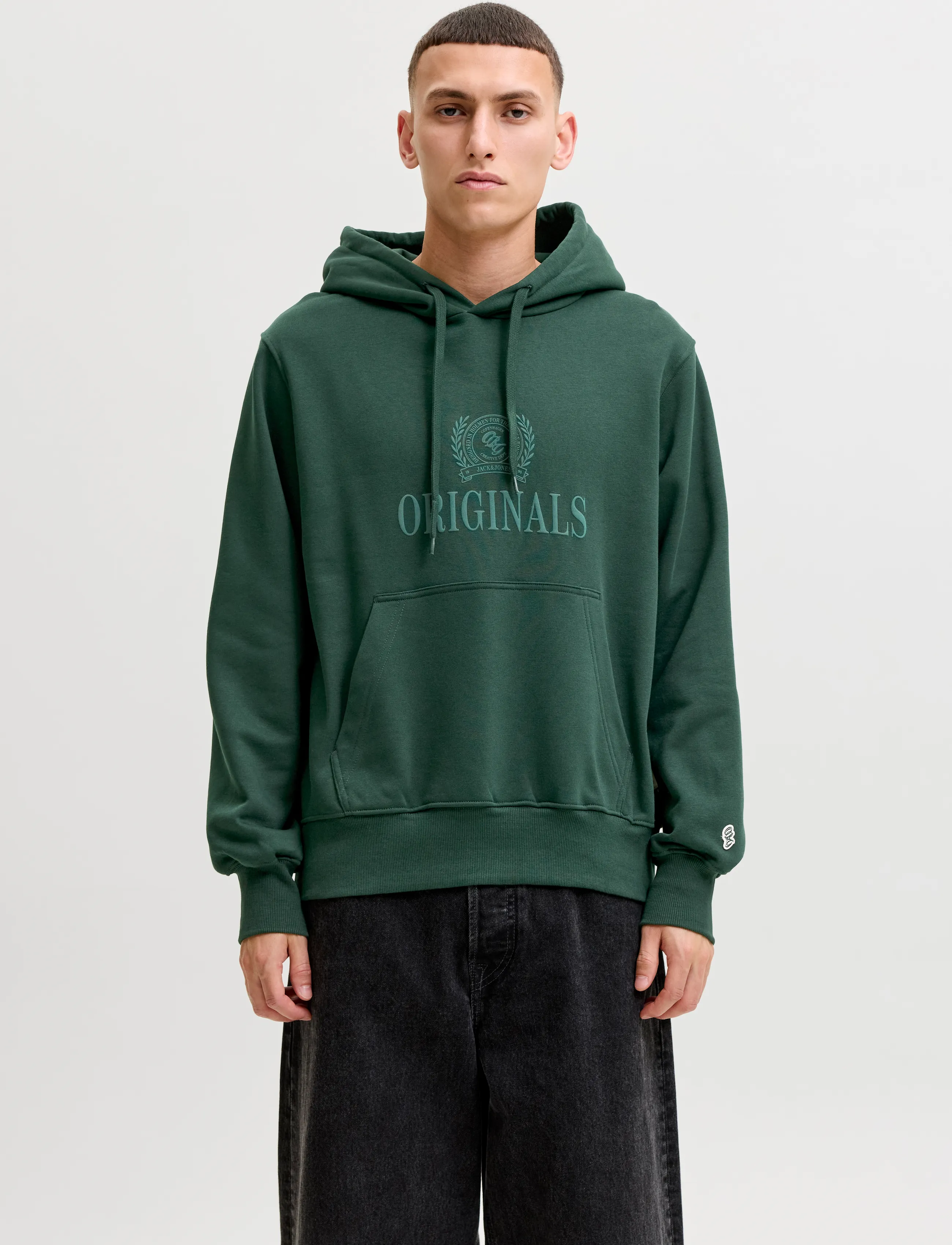 Jack & Jones JORFREDERIKSBERG MONOGRAM SWEAT HOOD SN - Kapuzenpullover - PINE GROVE / green
