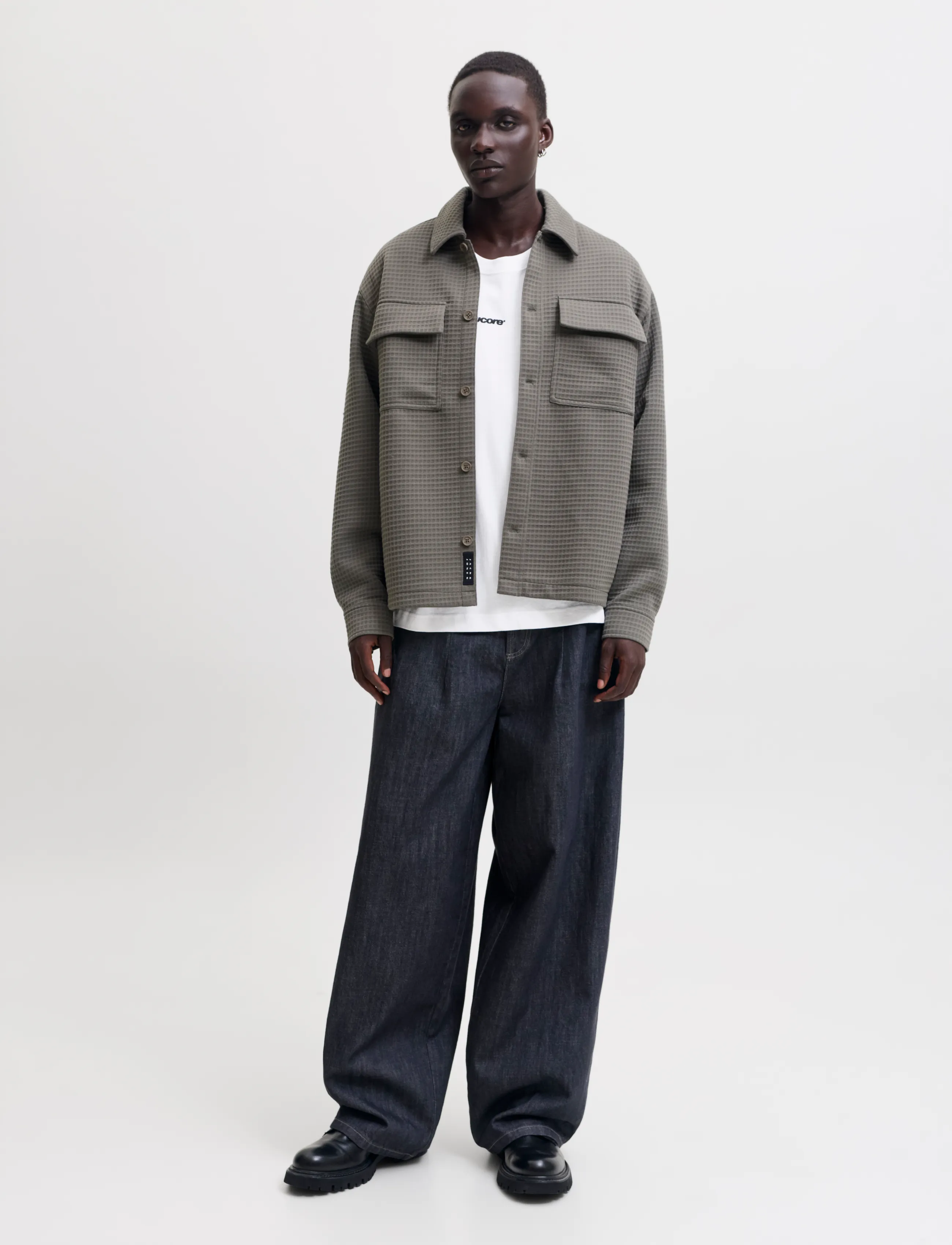 Jack & Jones - JCOCLUB BACK SCRIPT TEE SS CREW NECK SN - kortærmede t-shirts - bright white - 4