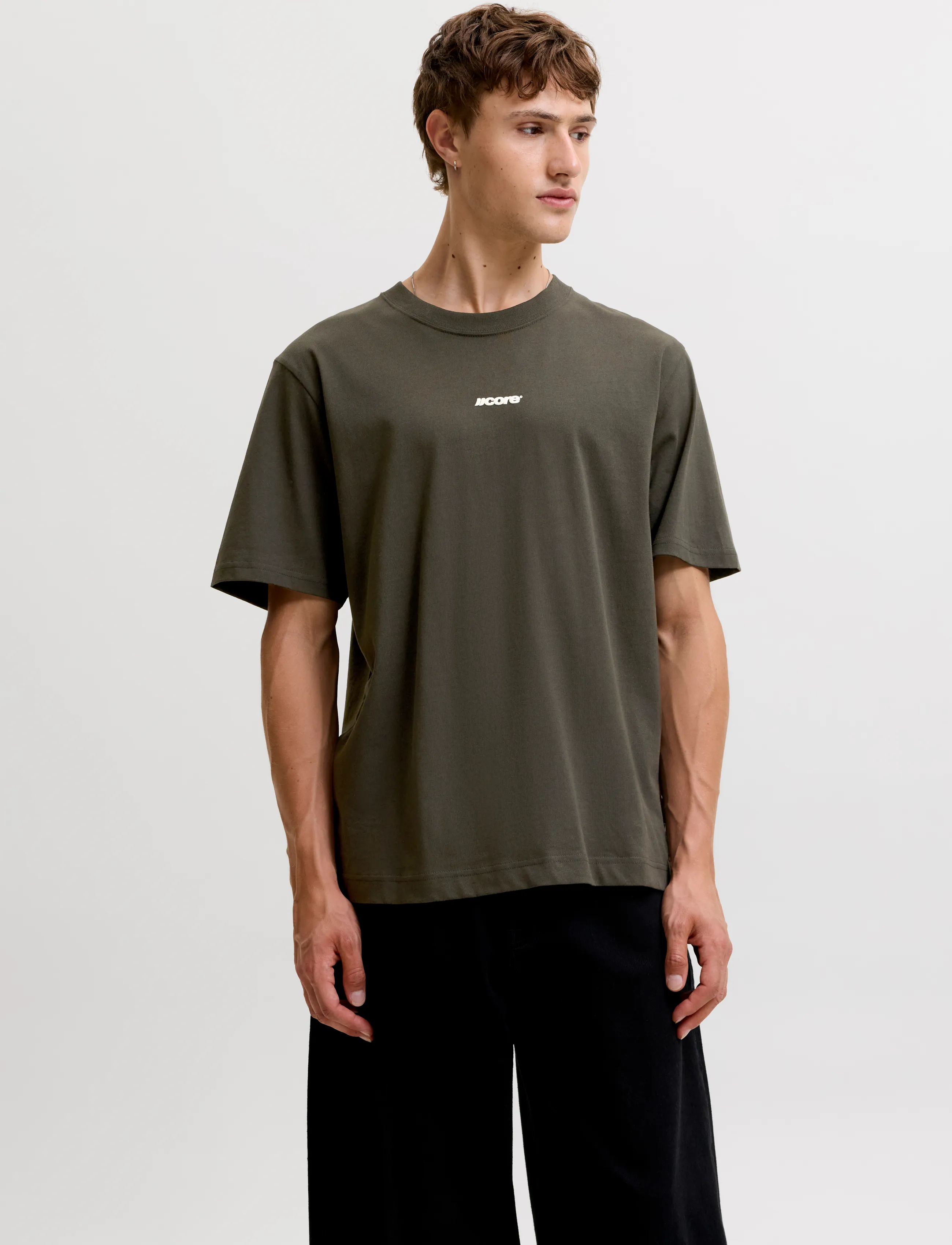 Jack & Jones JCOCLUB BACK SCRIPT TEE SS CREW NECK SN - Vaatteet - PEAT / khaki/green