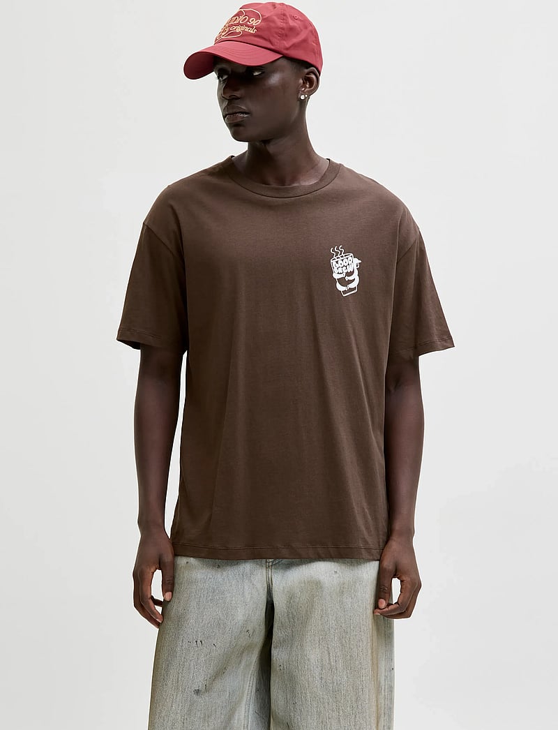 Jack & Jones - JORCOFFEE TEE SS CREW NECK STYD AW25 - lühikeste varrukatega t-särgid - chocolate brown - 0