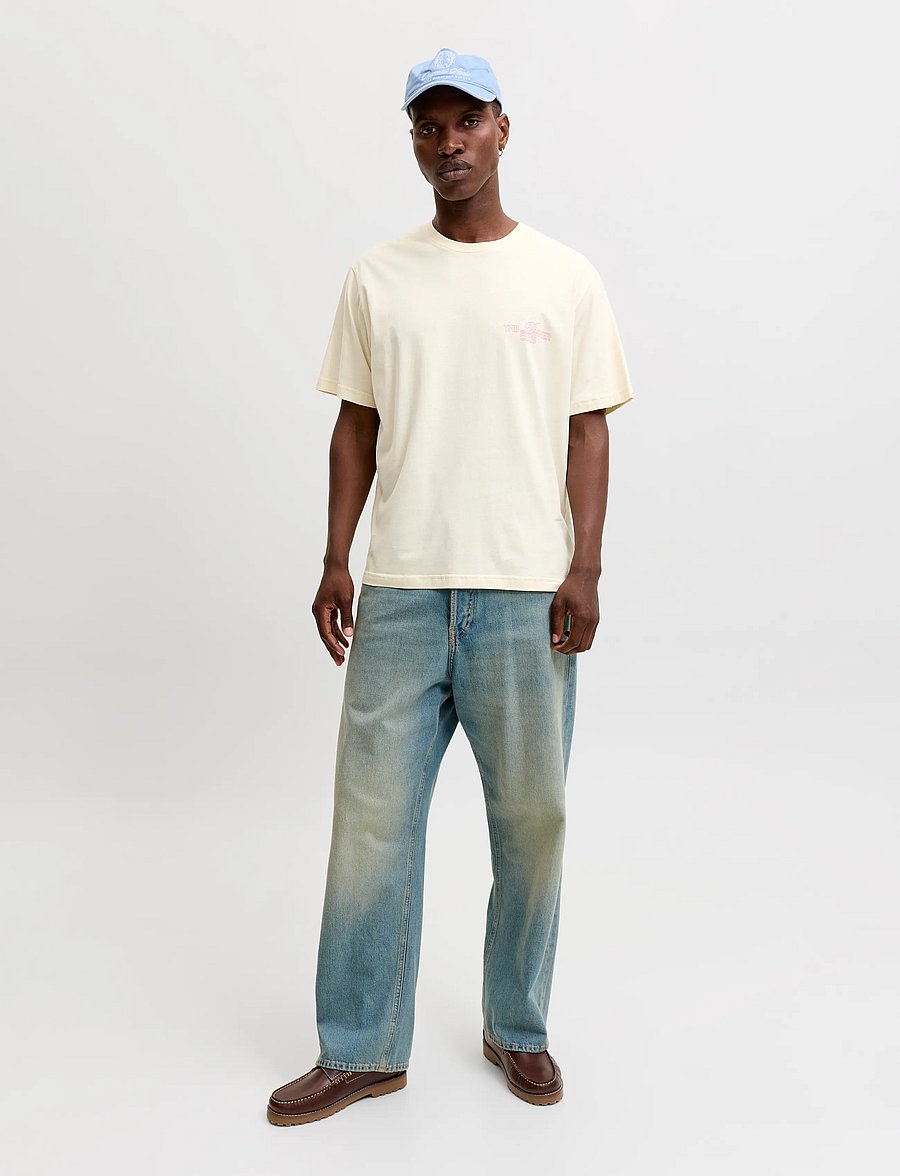 Jack & Jones - JORSKETCH TEE SS CREW NECK TG - kortärmade t-shirts - antique white - 4
