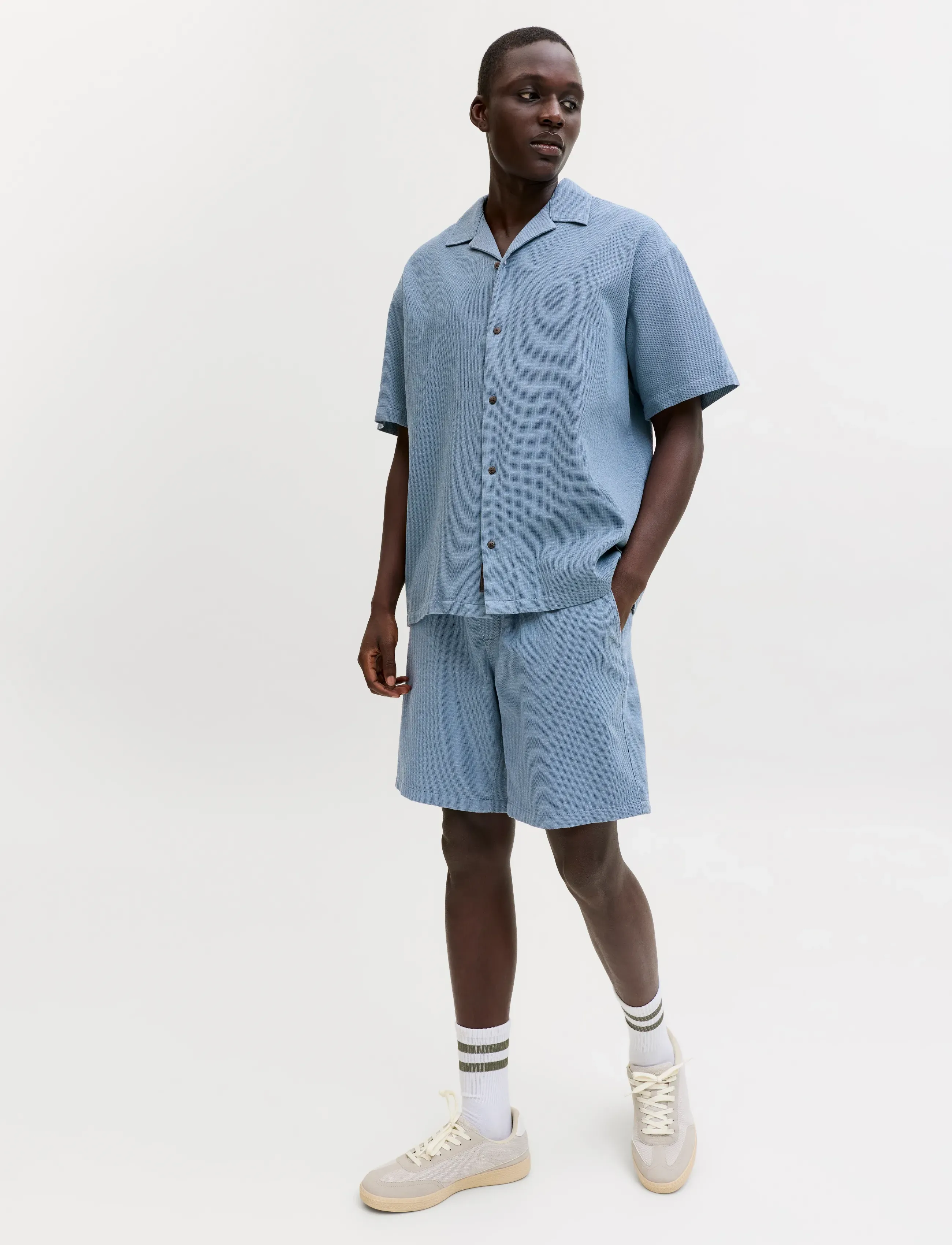 Jack & Jones - JJGLOBAL WAFFLE RESORT SHIRT SS SET MP - casual shorts - blue mirage - 5