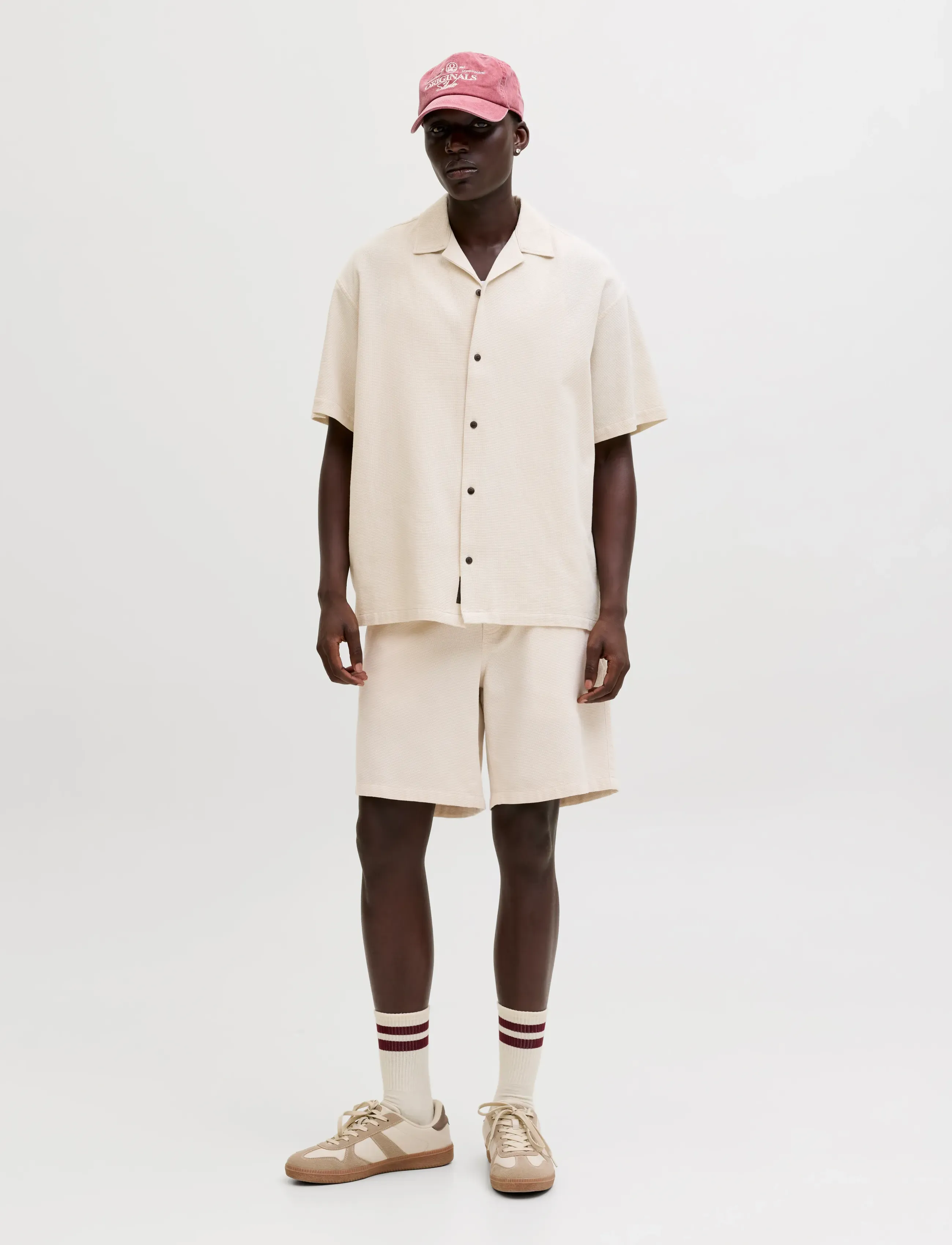 Jack & Jones JJGLOBAL WAFFLE RESORT SHIRT SS SET MP - Szorty - MOONBEAM / cream