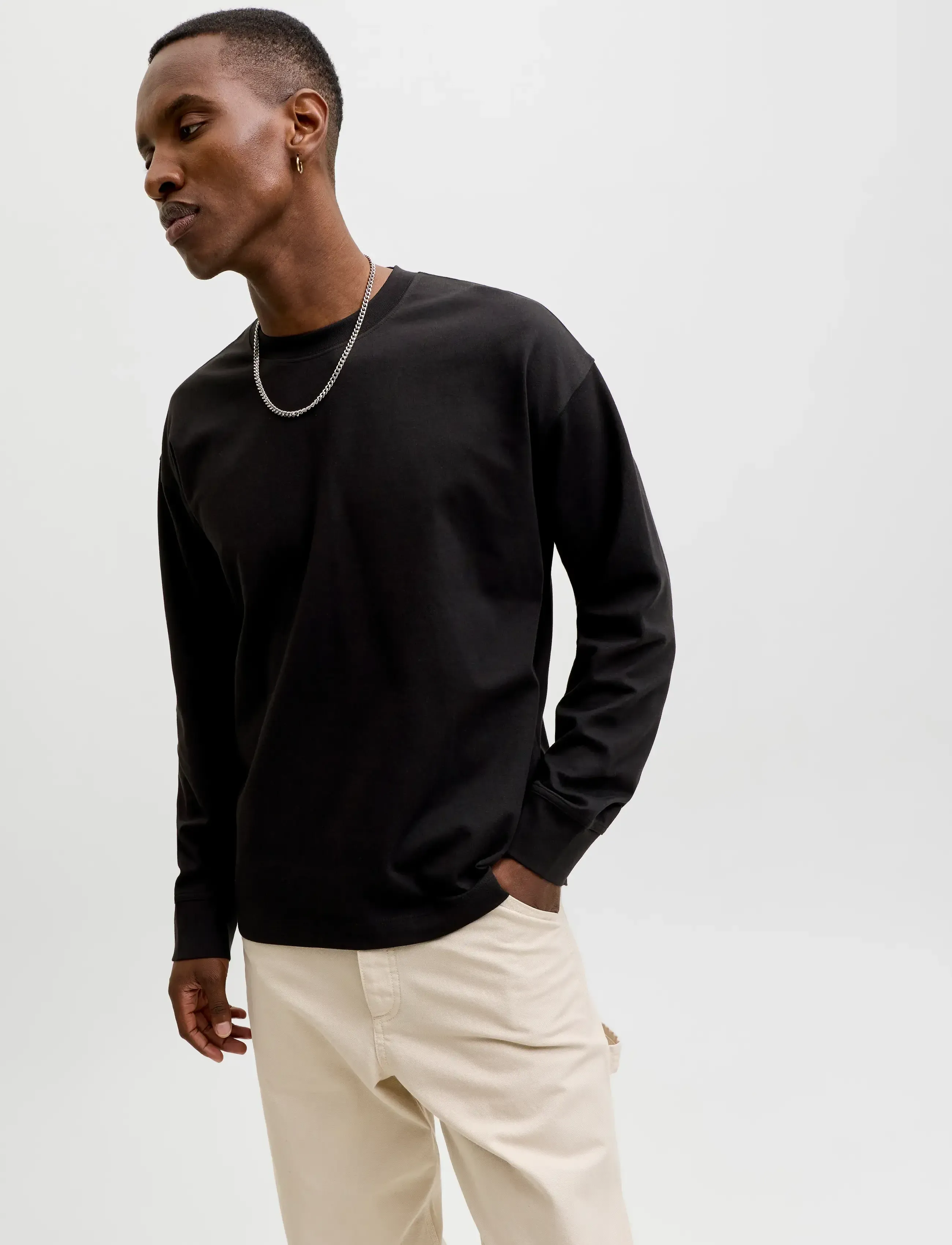 Jack & Jones - JJEBARRON TEE LS O-NECK SN - black - 4