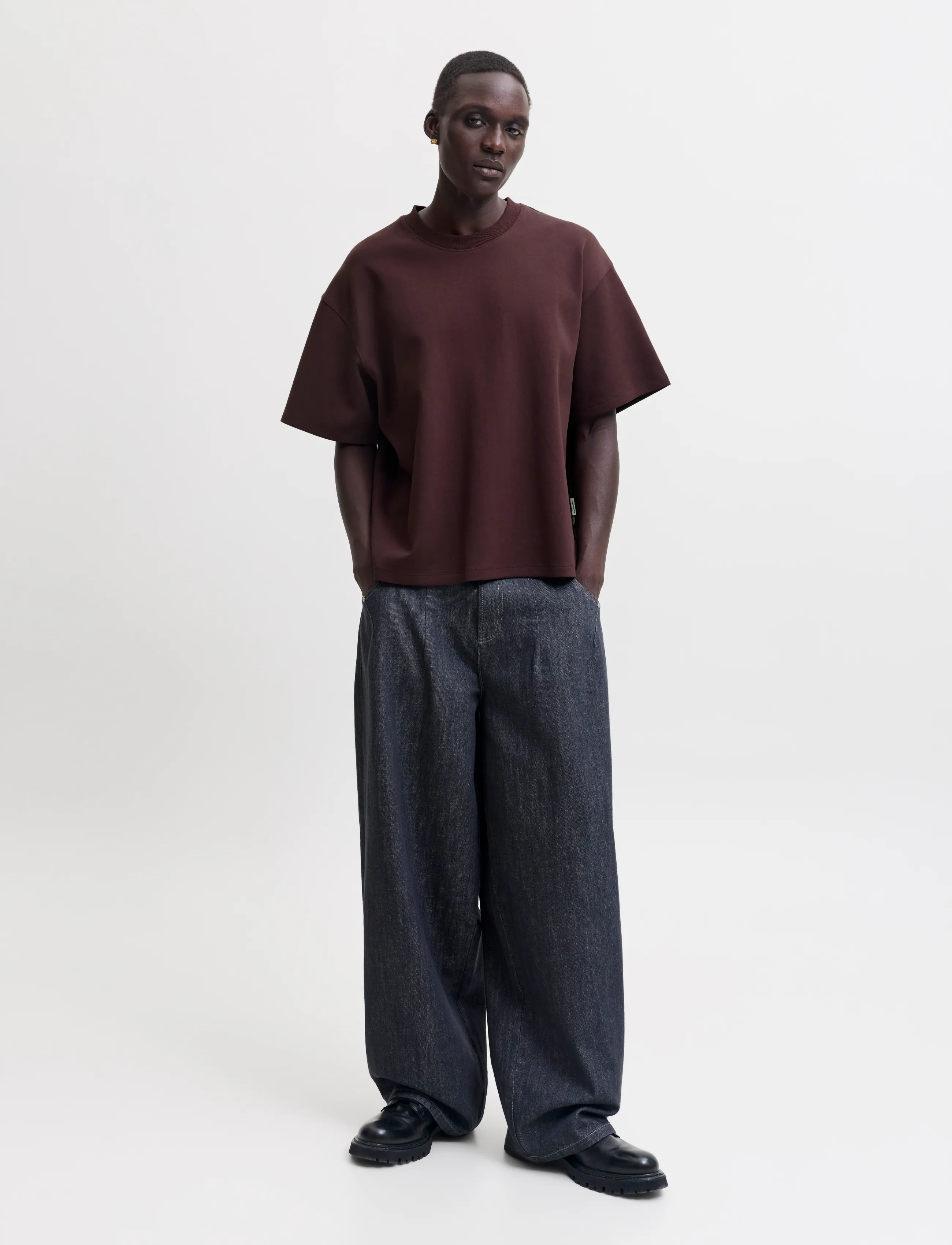 Jack & Jones - JCOLEGACY SCUBA TEE SS CN - kurzärmelige t-shirts - fudge - 4