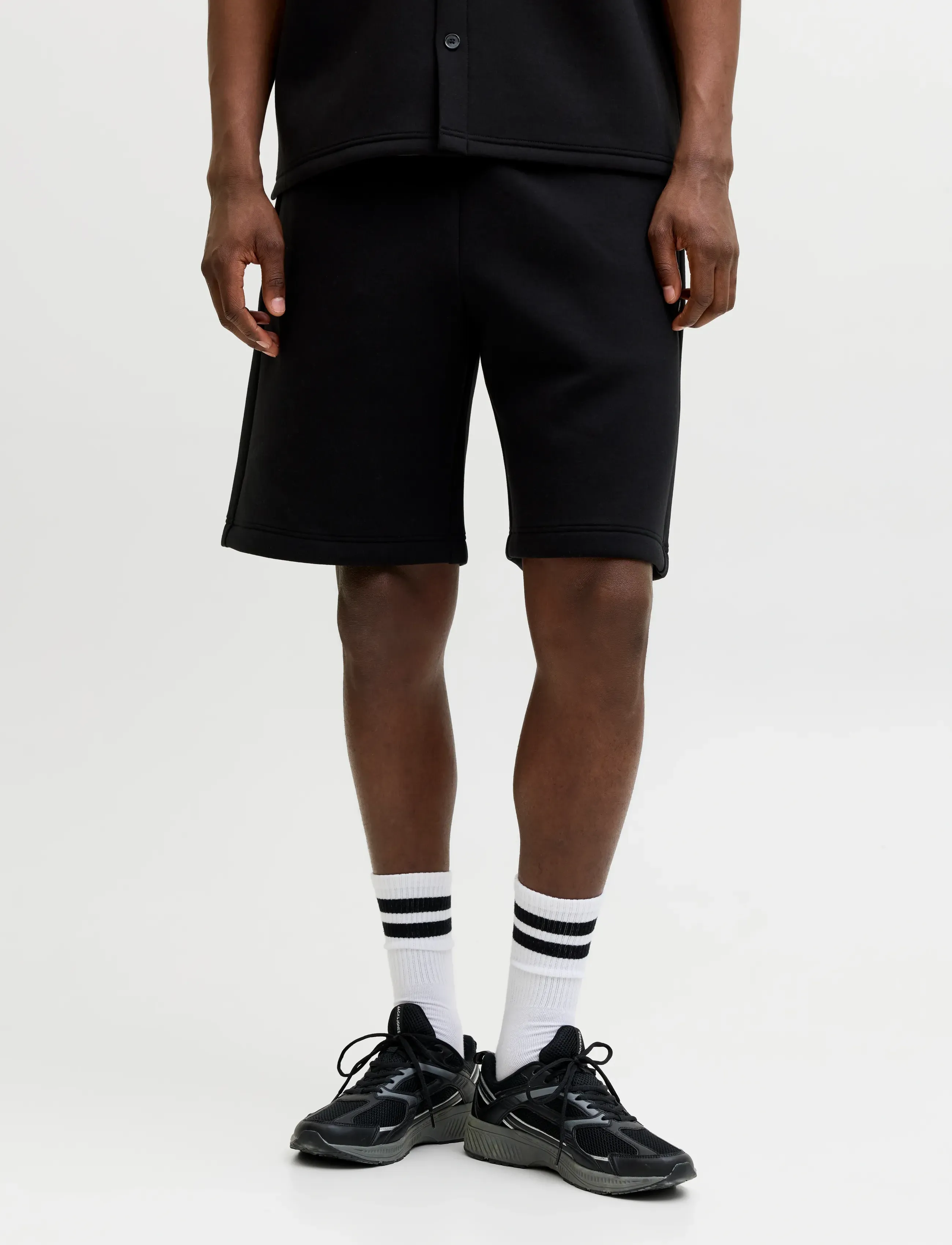 Jack & Jones JPSTBILL SCUBA SWEAT SHORTS MID - Clothing - BLACK / black