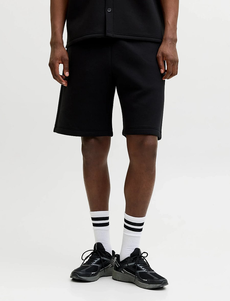 Jack & Jones - JPSTBILL SCUBA SWEAT SHORTS MID - sweat shorts - black - 0