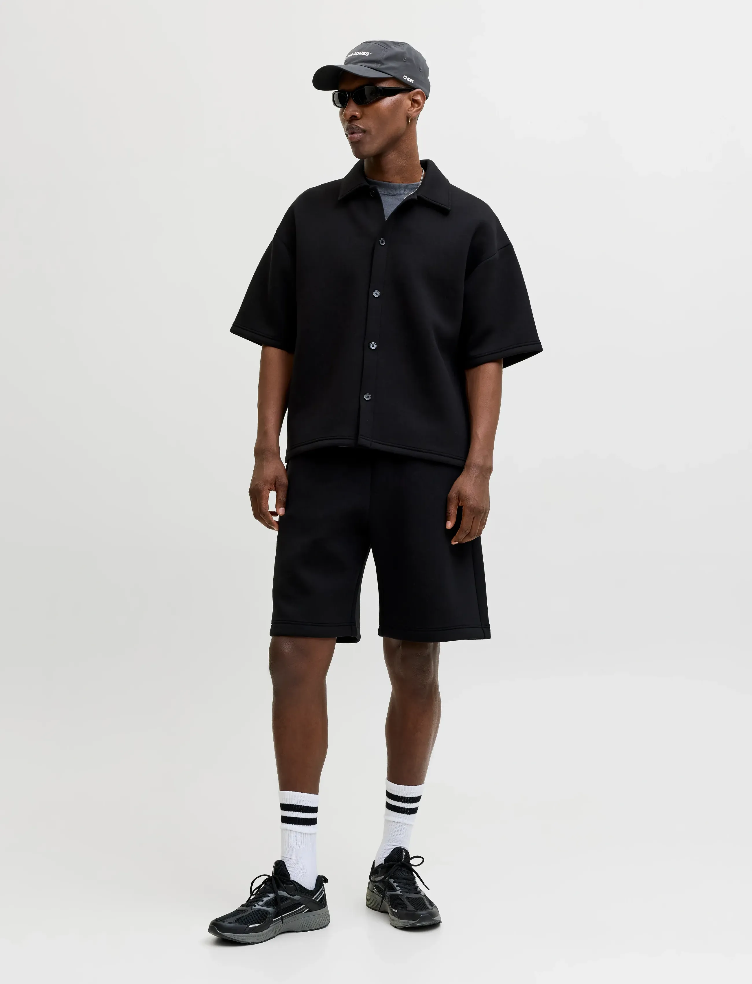 Jack & Jones - JPSTBILL SCUBA SWEAT SHORTS MID - sweatshorts - black - 4