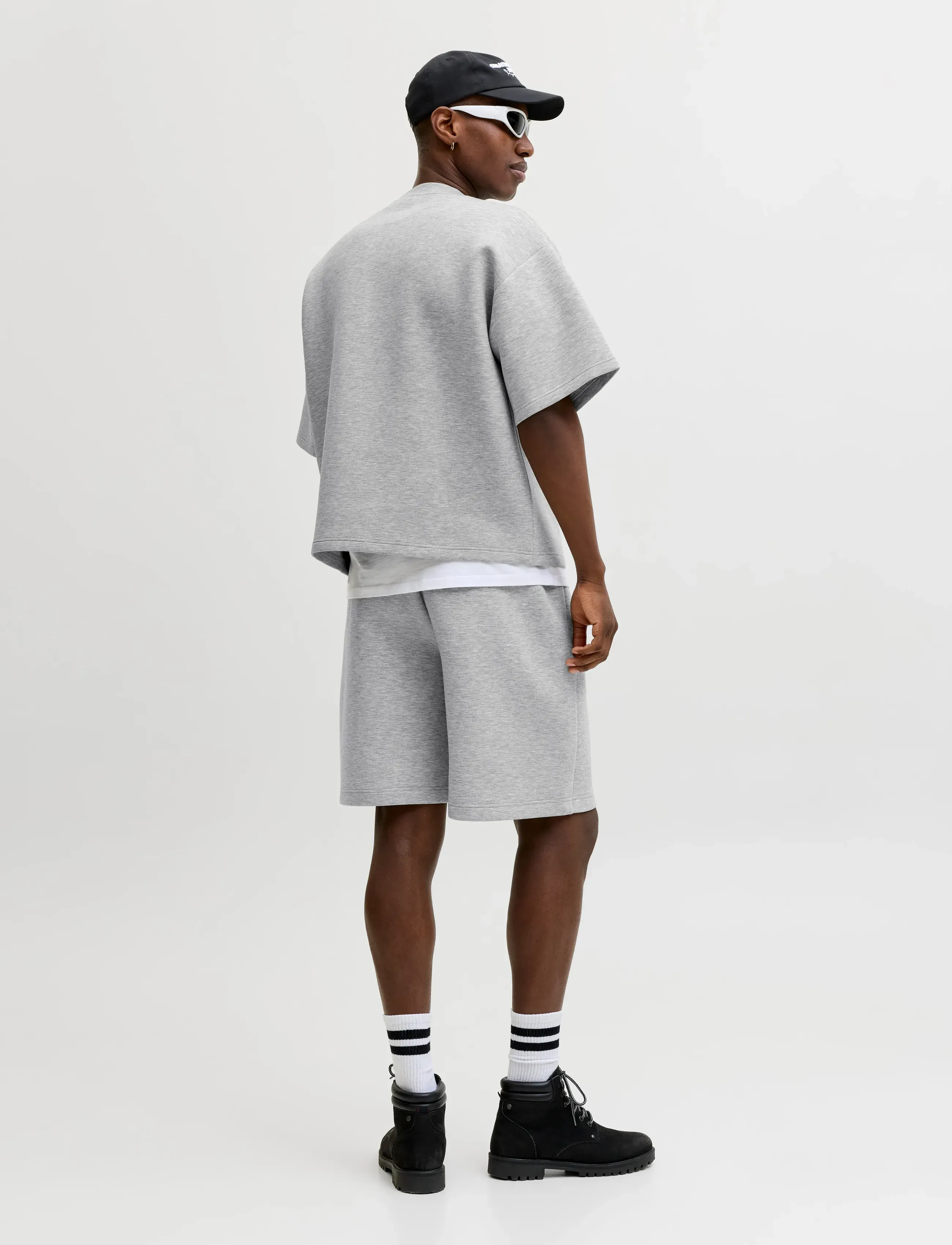 Jack & Jones - JPSTBILL SCUBA SWEAT SHORTS MID - sweatshorts - light grey melange - 3