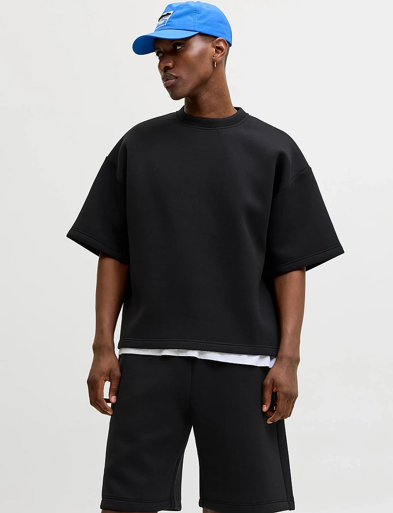 Jack & Jones - JCOBIARRITZ SCUBA SWEAT SS STYD SS26 - kollektionen - black - 0