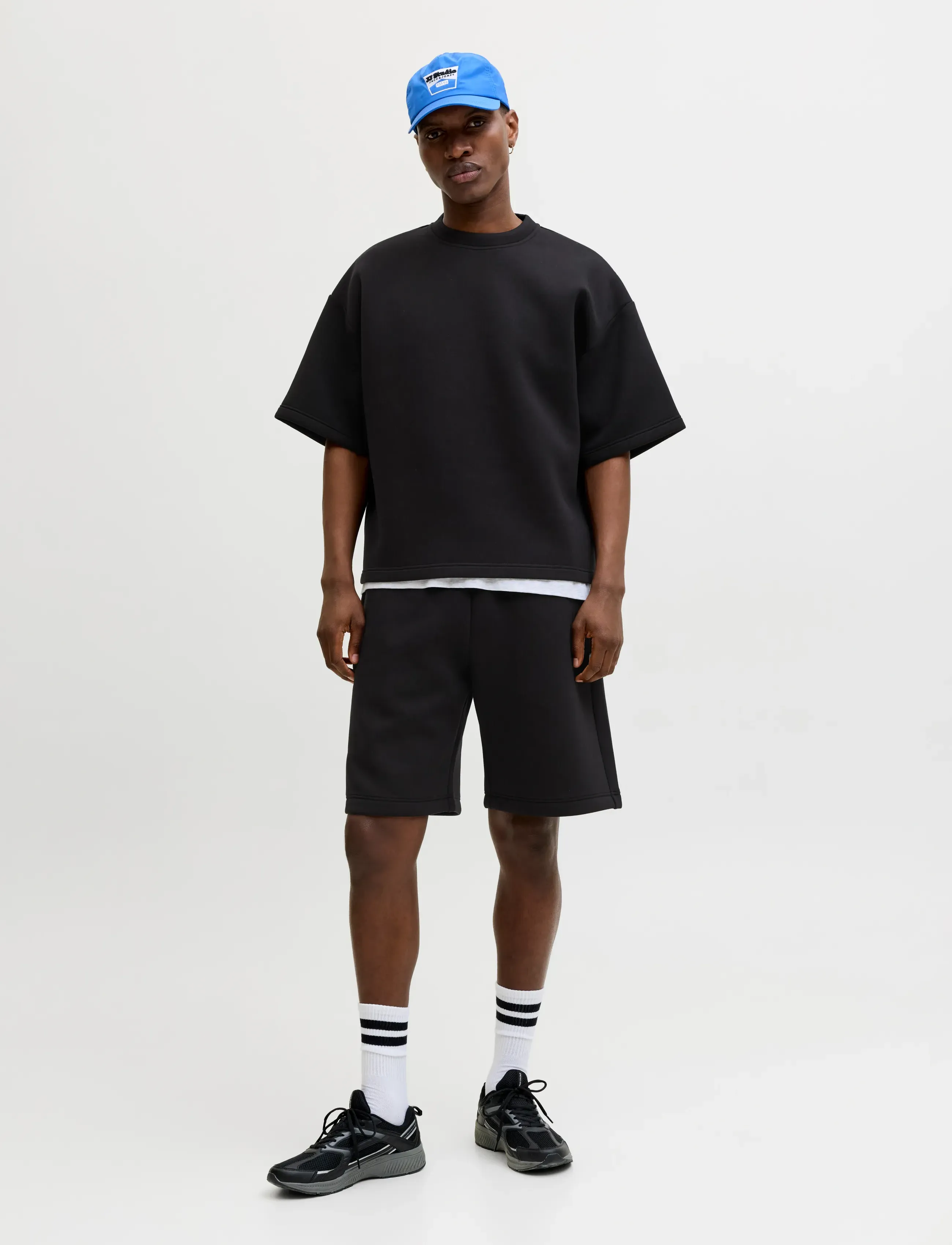 Jack & Jones - JCOBIARRITZ SCUBA SWEAT SS STYD SS26 - kollektioner - black - 4