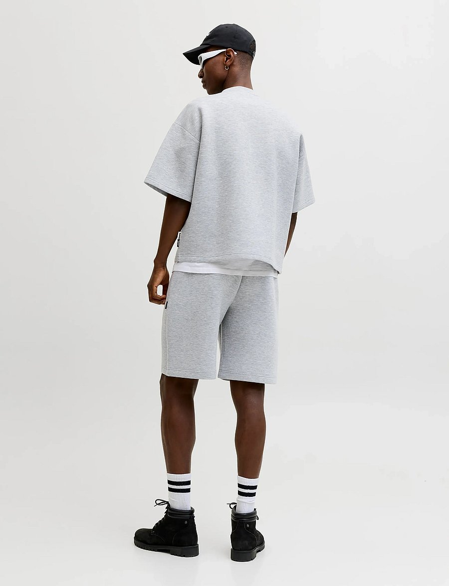 Jack & Jones - JCOBIARRITZ SCUBA SWEAT SS STYD SS26 - kollektioner - light grey melange - 3