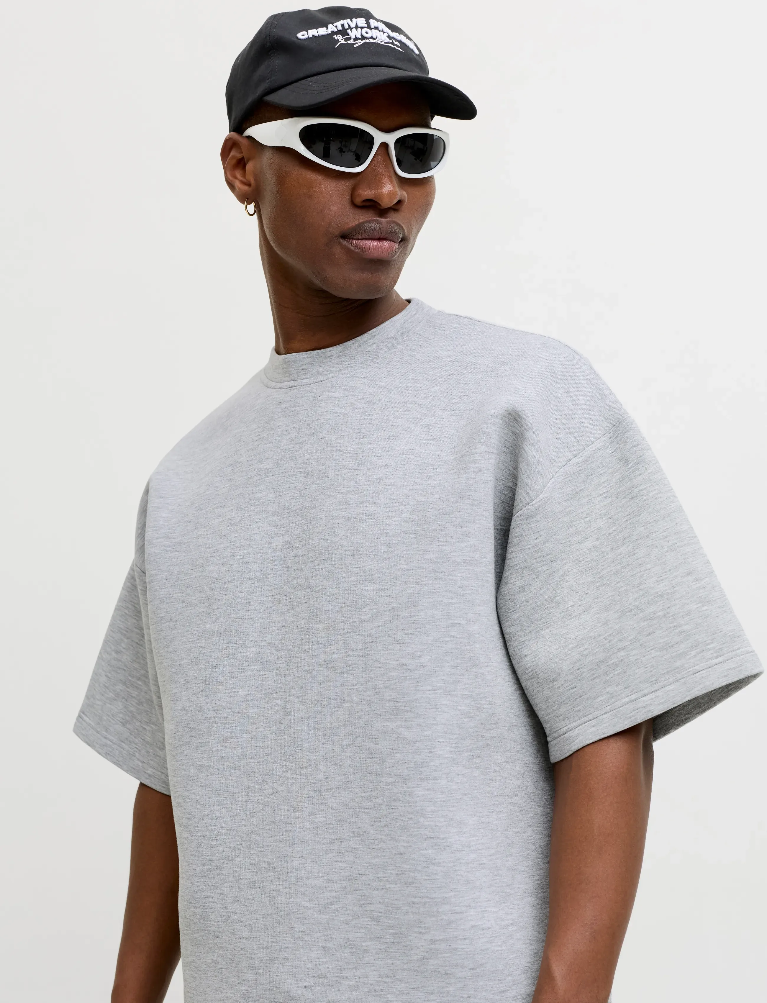 Jack & Jones - JCOBIARRITZ SCUBA SWEAT SS STYD SS26 - kollektioner - light grey melange - 5