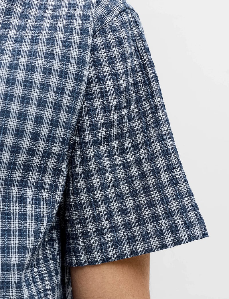 Jack & Jones - JPRBLULEVI DOBBY S/S RESORT SHIRT STYD - karierte hemden - pageant blue - 5
