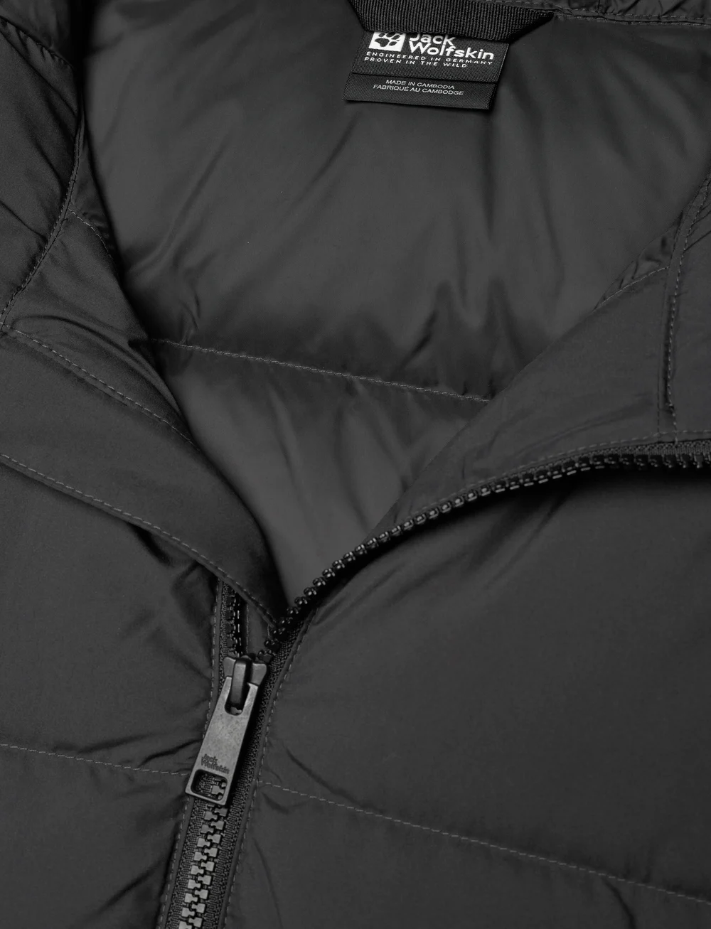 Jack Wolfskin - FROZEN PALACE COAT W - vinterkappor - phantom - 2