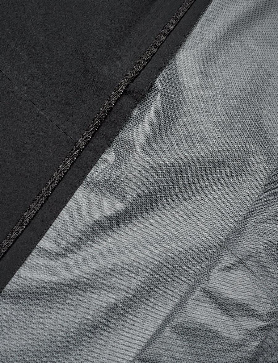Jack Wolfskin - PRELIGHT 2.5L LT JKT W - black - 4