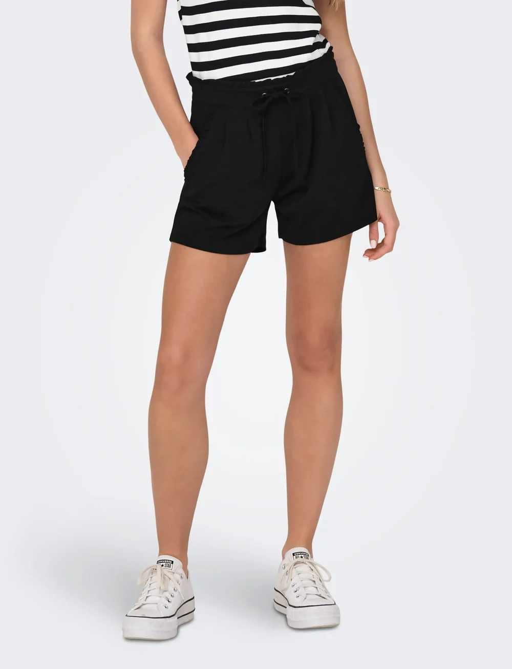 JDY - JDYNEW CATIA SHORTS JRS - lühikesed dressipüksid - black - 0
