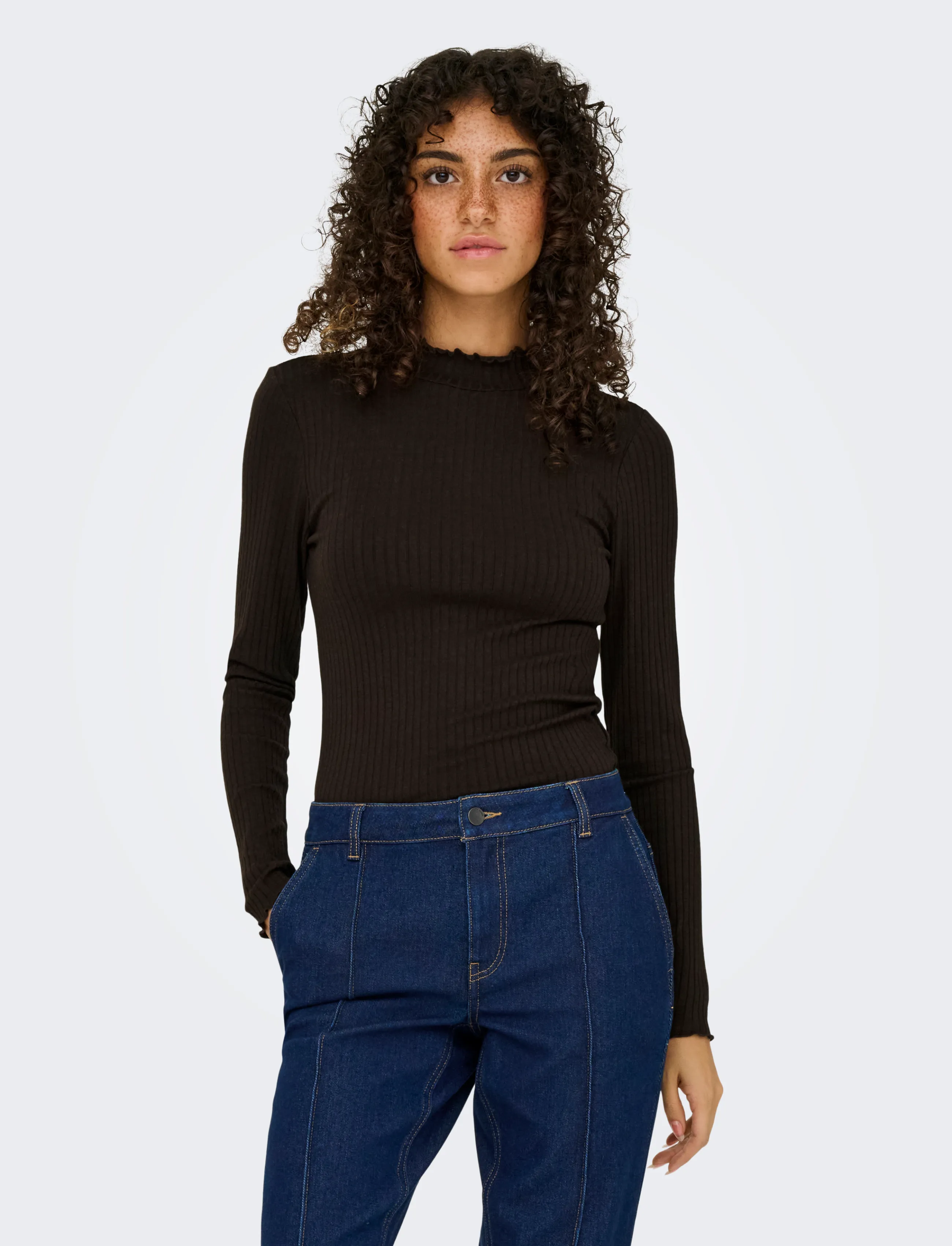 JDY JDYFRANSISKA LIFE L/S HI-NCK TOP JR NOOS - T-shirts & Toppe - BLACK COFFEE / brown