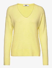 Jacqueline de Yong - JDYCHARLY L/S V-NECK PULLOVER KNT LO - lowest prices - yellow iris - 0