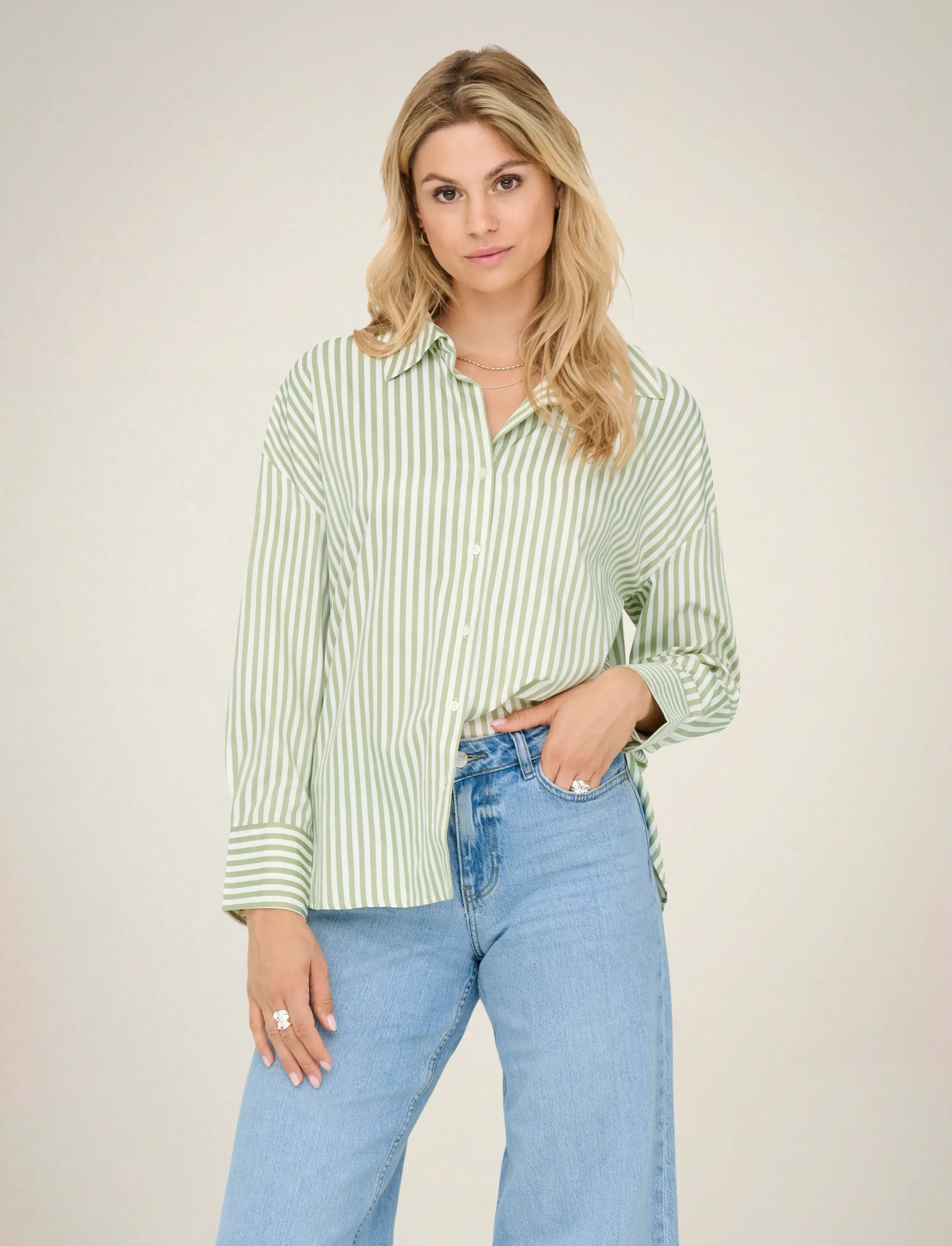 JDY JDYVESPER L/S LOOSE SHIRT WVN NOOS - Langærmede skjorter - CLOUD DANCER / green