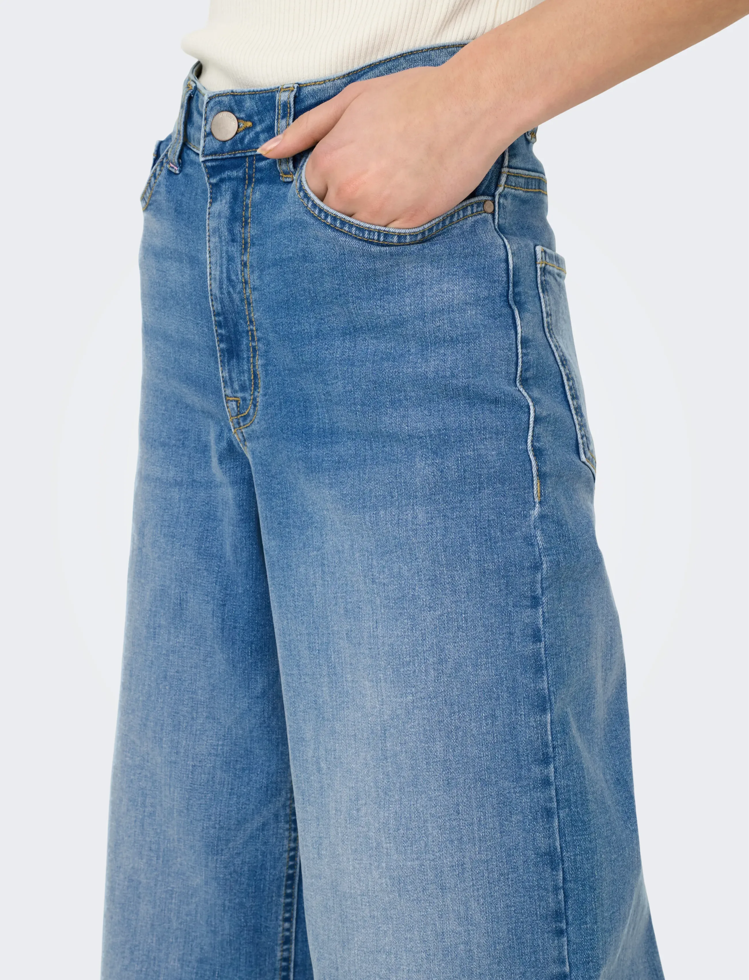 JDY - JDYFELINA-FINA HW WIDE MED BLUE DNM NOOS - pantalons larges - medium blue denim - 5