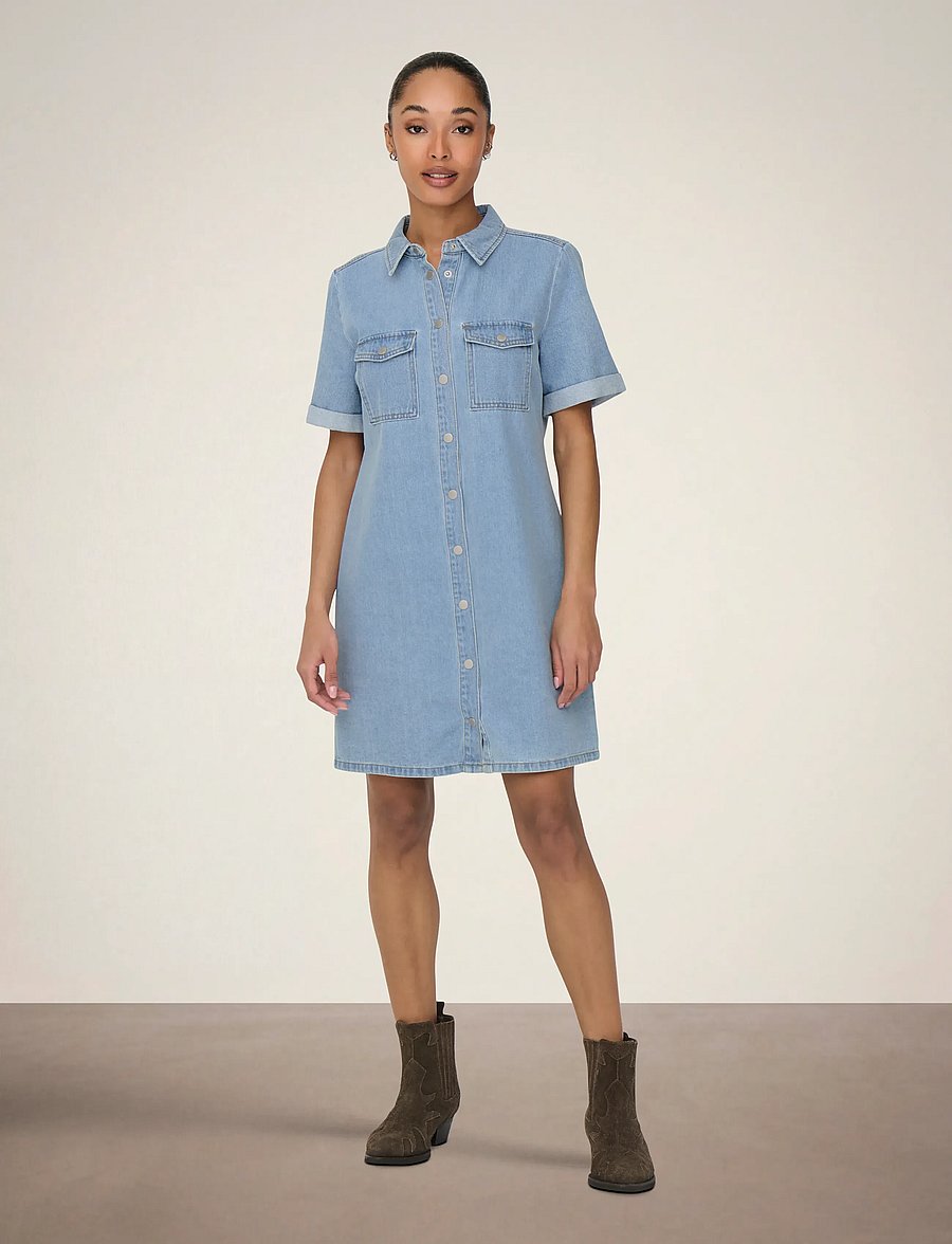 JDY - JDYESMEE SS BUTTON DRESS DNM - hemdkleider - light blue denim - 4