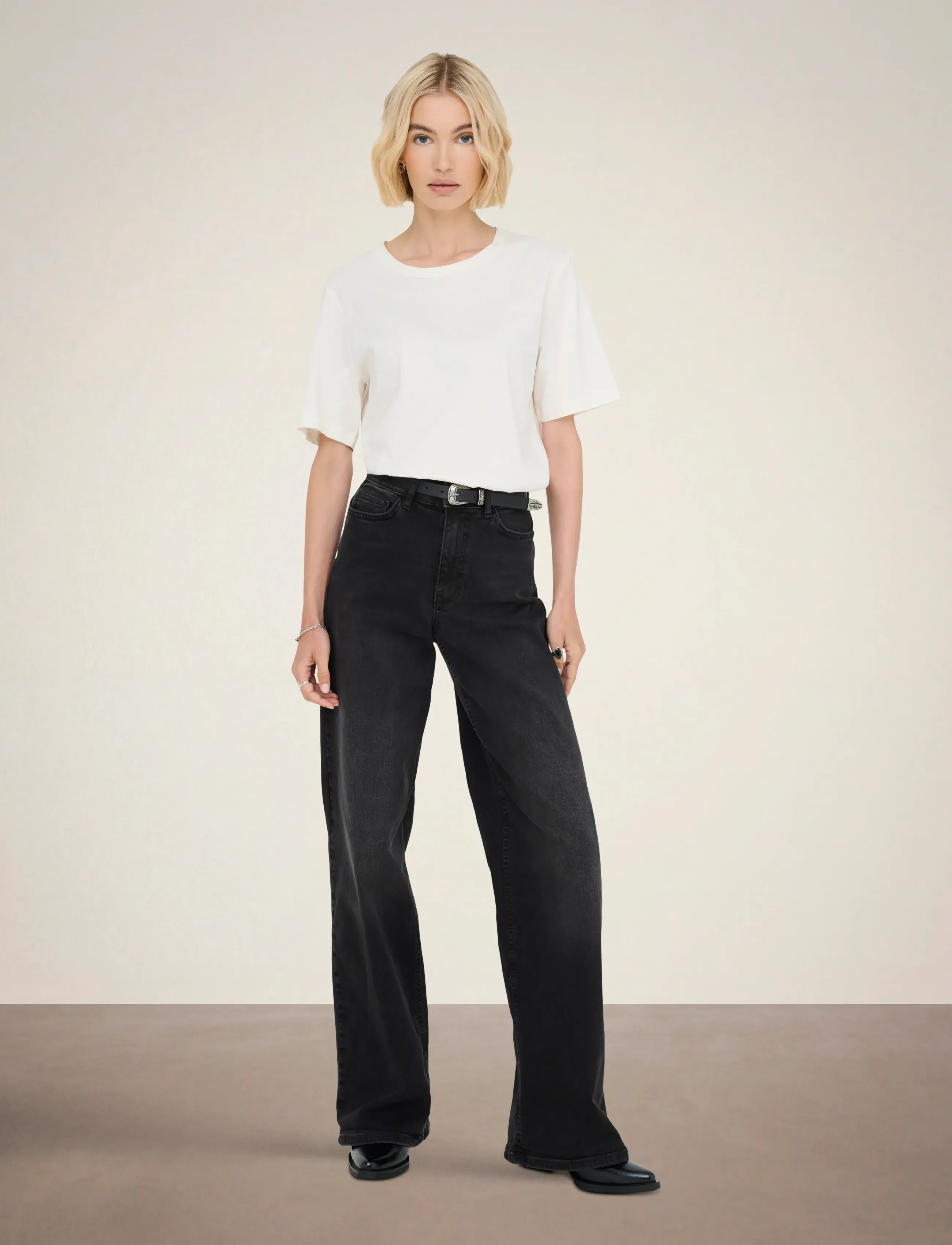 JDY - JDYFELINA-FINA HW WIDE BLK JEANSDNM NOOS - hosen mit weitem bein - black denim - 4