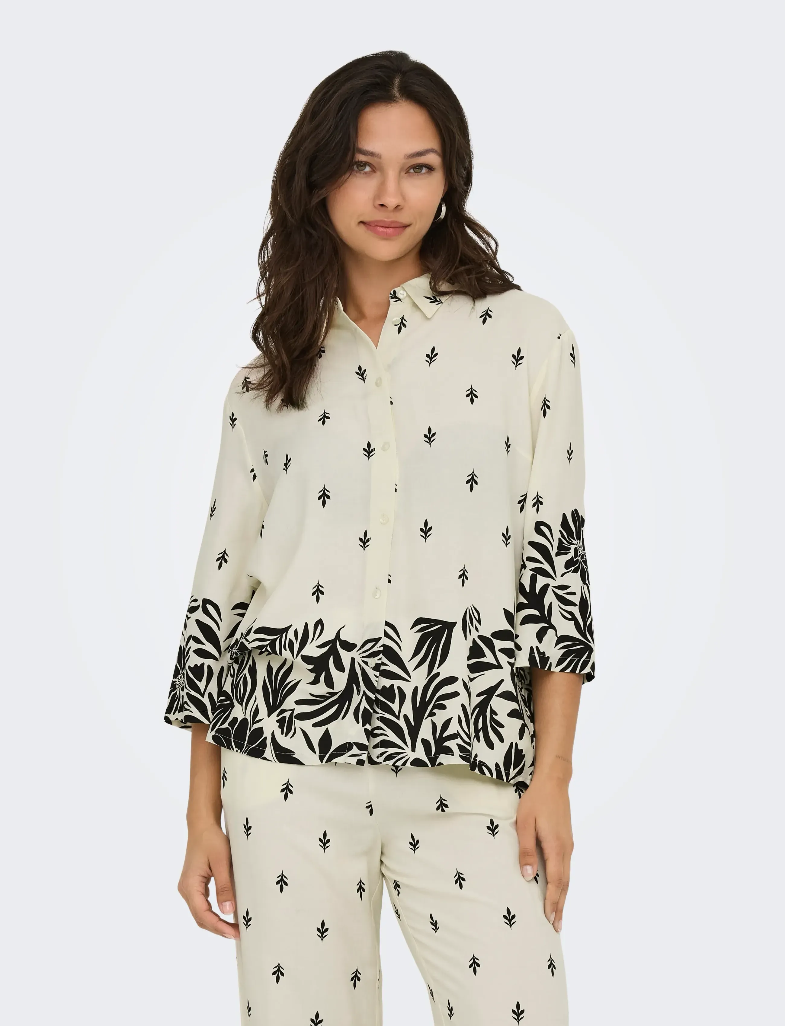 JDY JDYMAGGIE LIFE LOOSE 3/4 SHIRT WVN - Hemden - SANDSHELL / cream